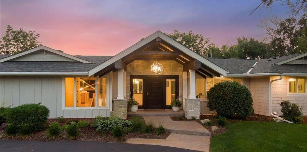 1155 Heritage LN, Wayzata, MN 55391