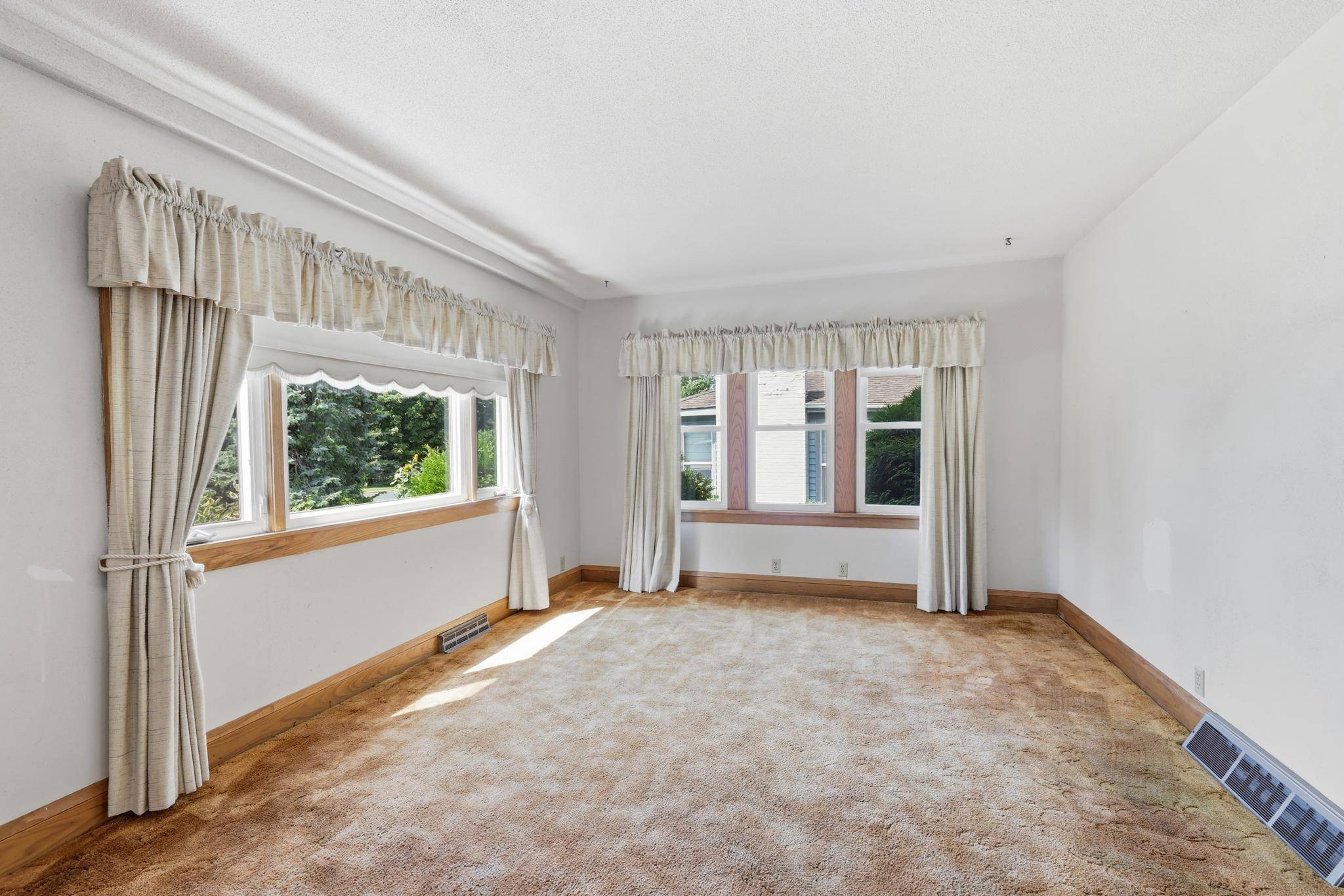 503 N Elm ST, Belle Plaine, MN 56011