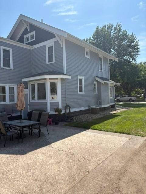 1345 6th AVE N, Windom, MN 56101