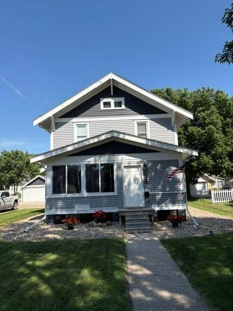 1345 6th AVE N, Windom, MN 56101
