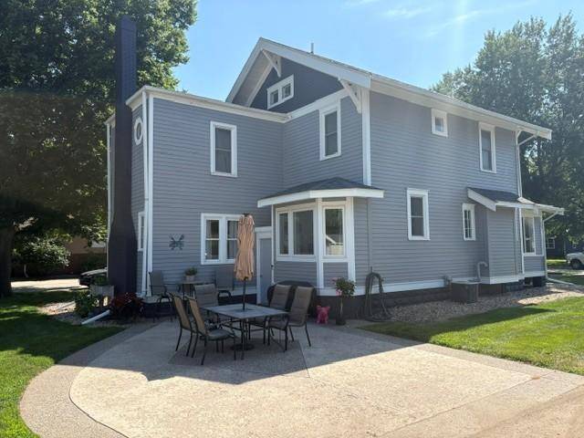 1345 6th AVE N, Windom, MN 56101