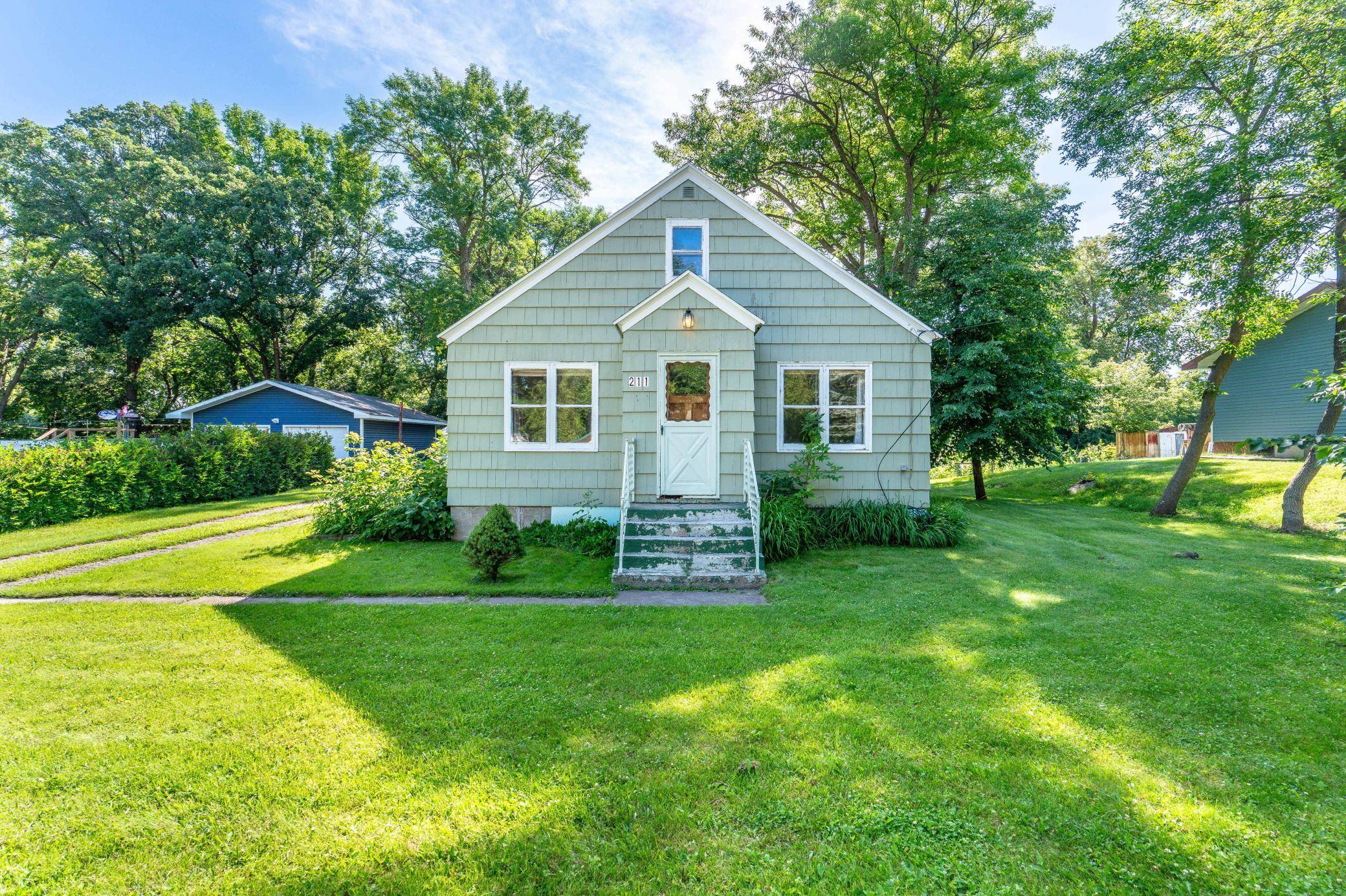211 5th ST SE, Pelican Rapids, MN 56572