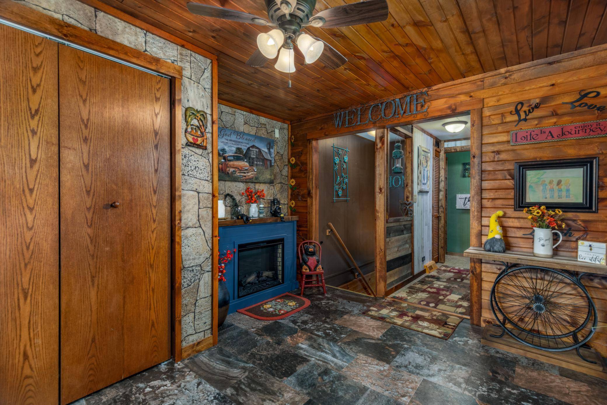 50 Cypress BLVD, Babbitt, MN 55706