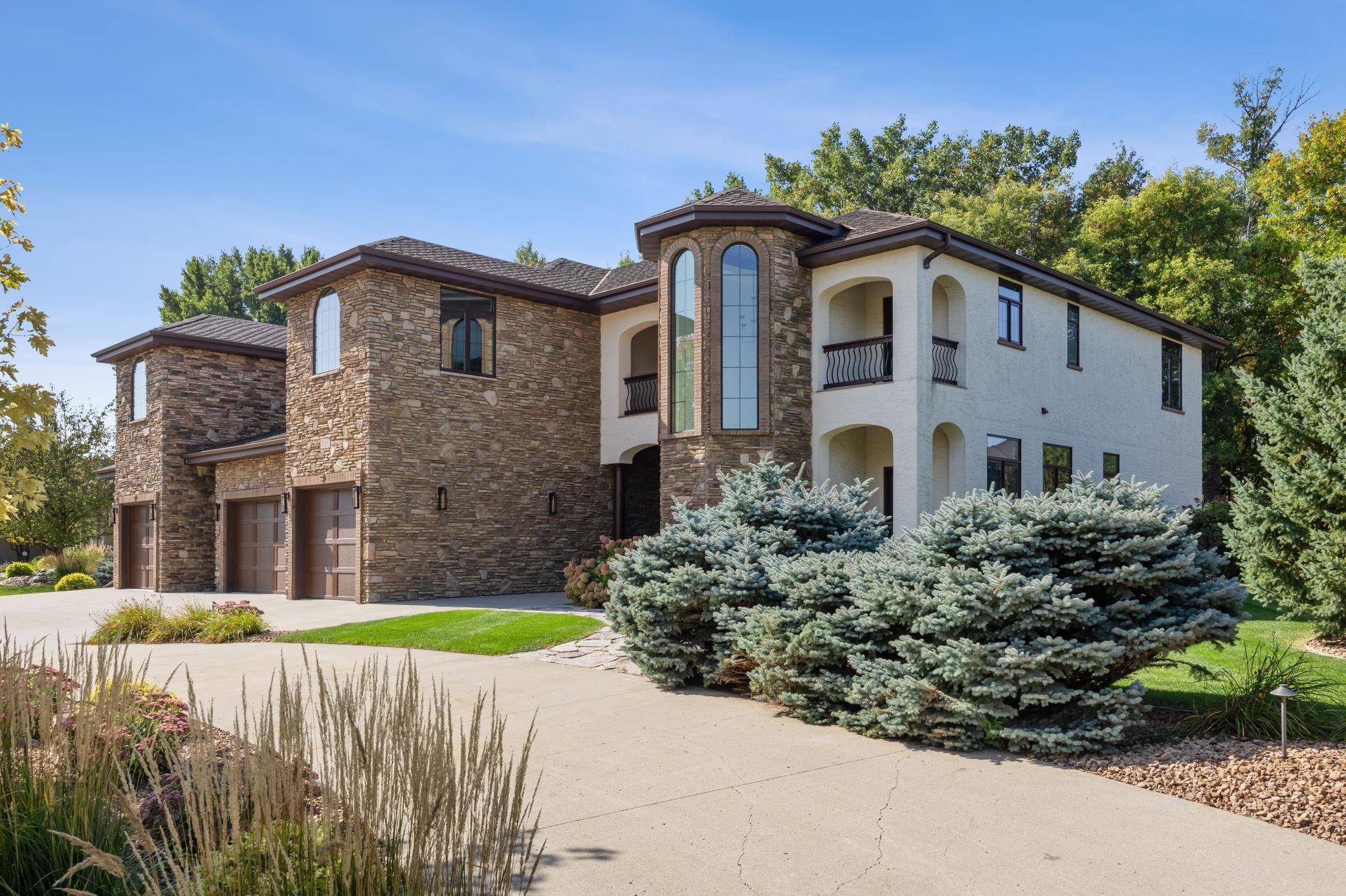 2010 5th ST E, West Fargo, ND 58078