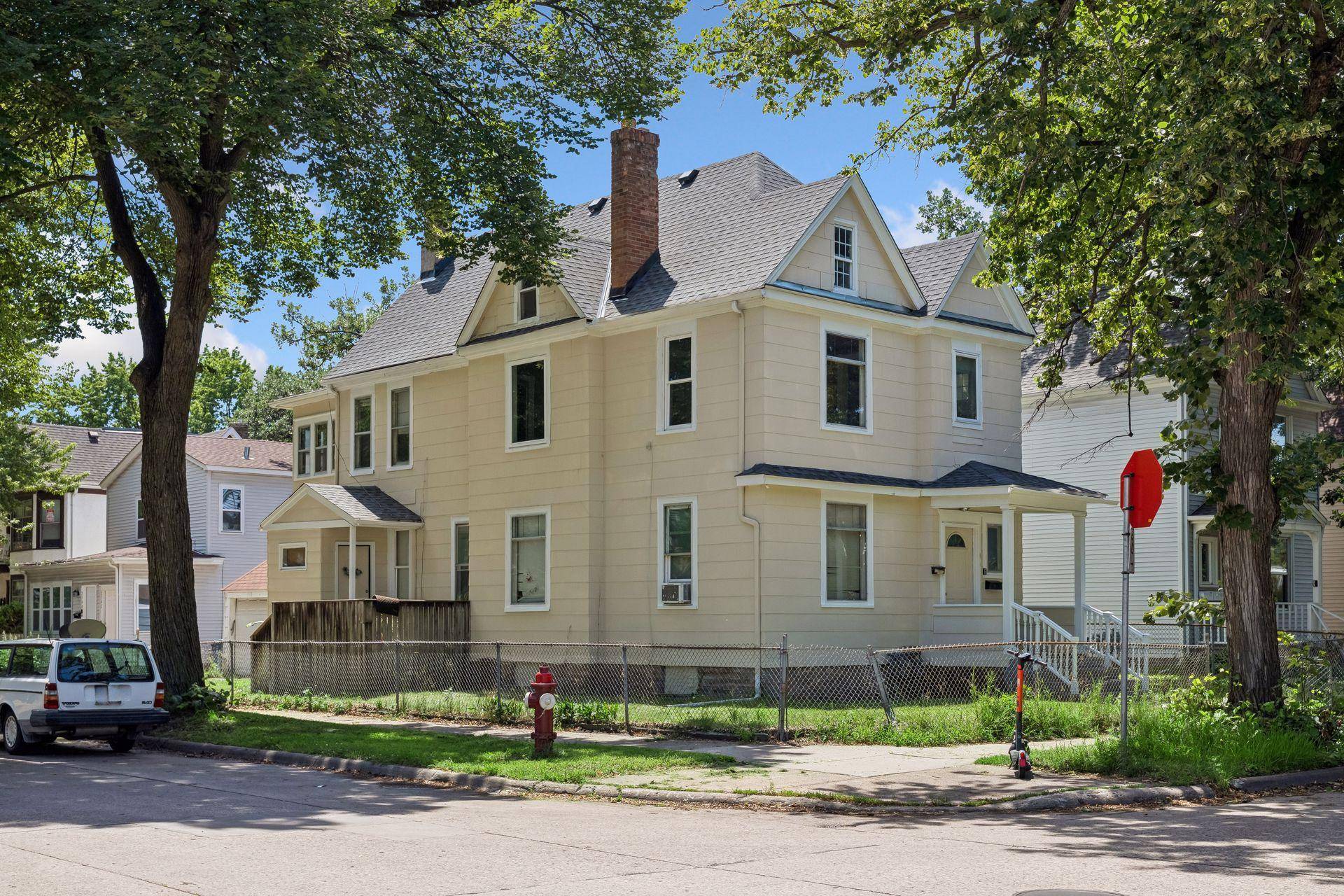 958 26th AVE NE, Minneapolis, MN 55418