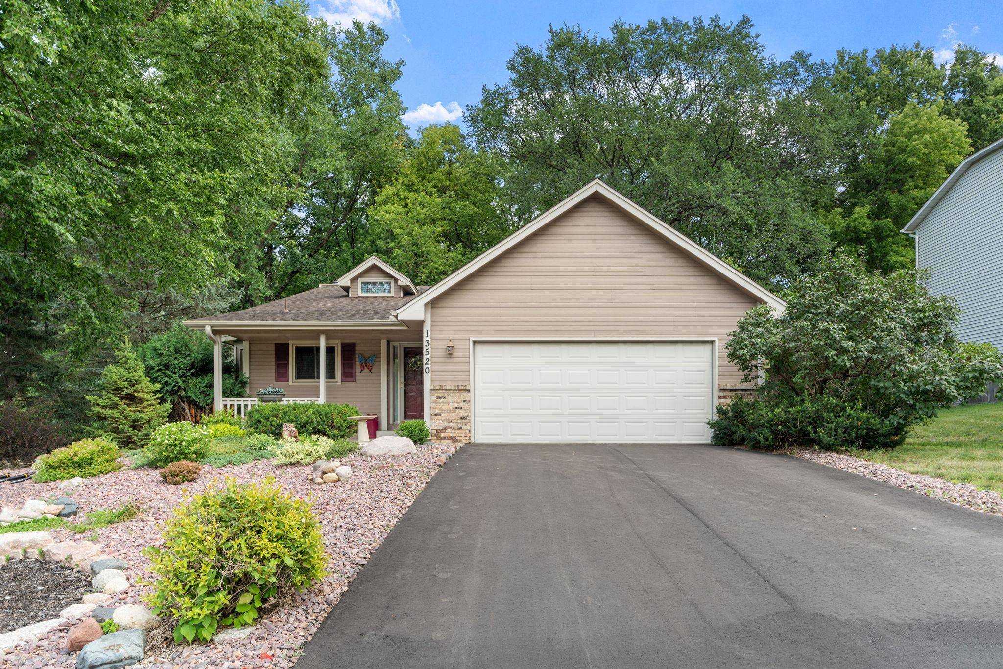 13520 Havelock TRL, Apple Valley, MN 55124