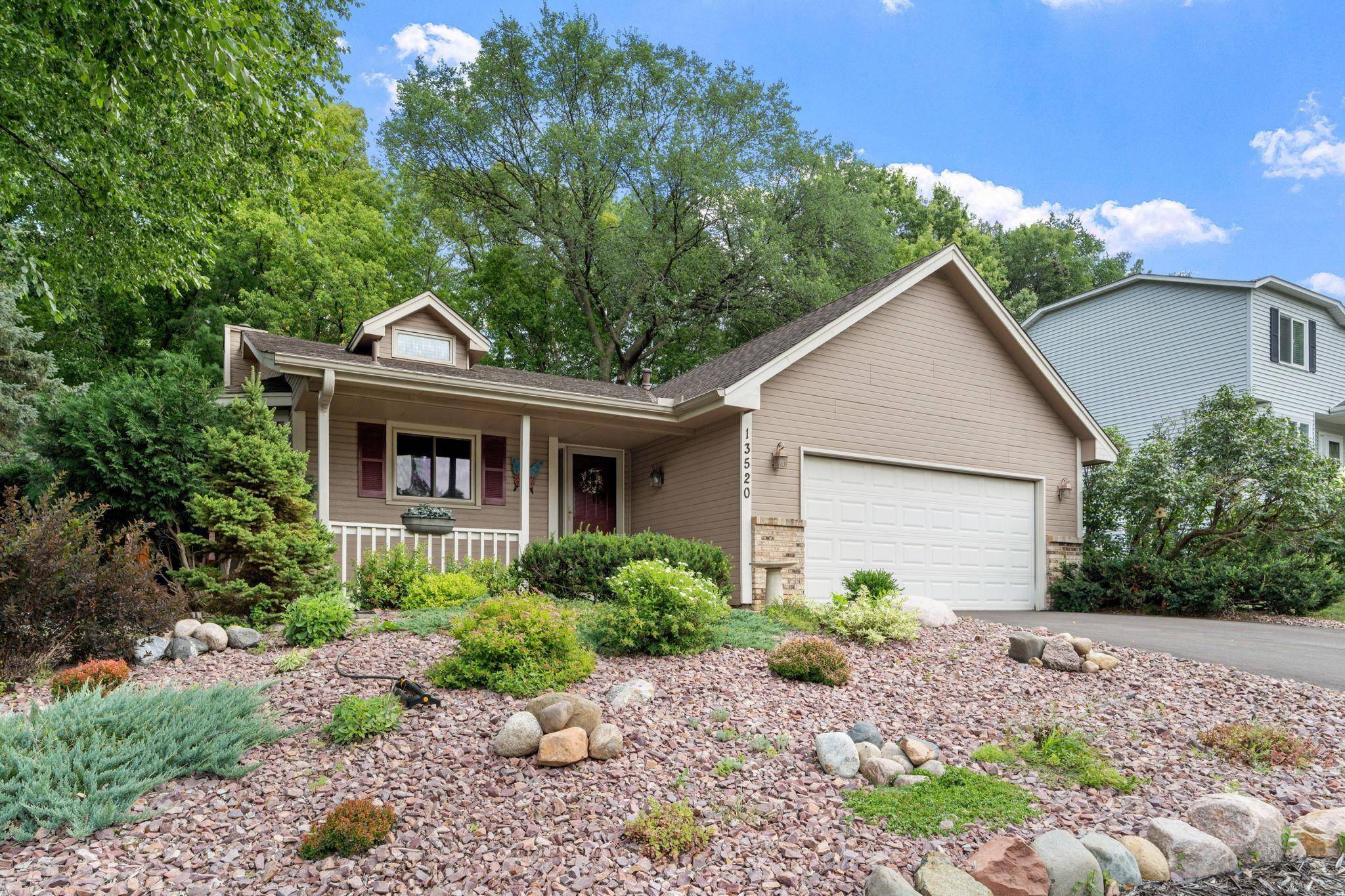 13520 Havelock TRL, Apple Valley, MN 55124