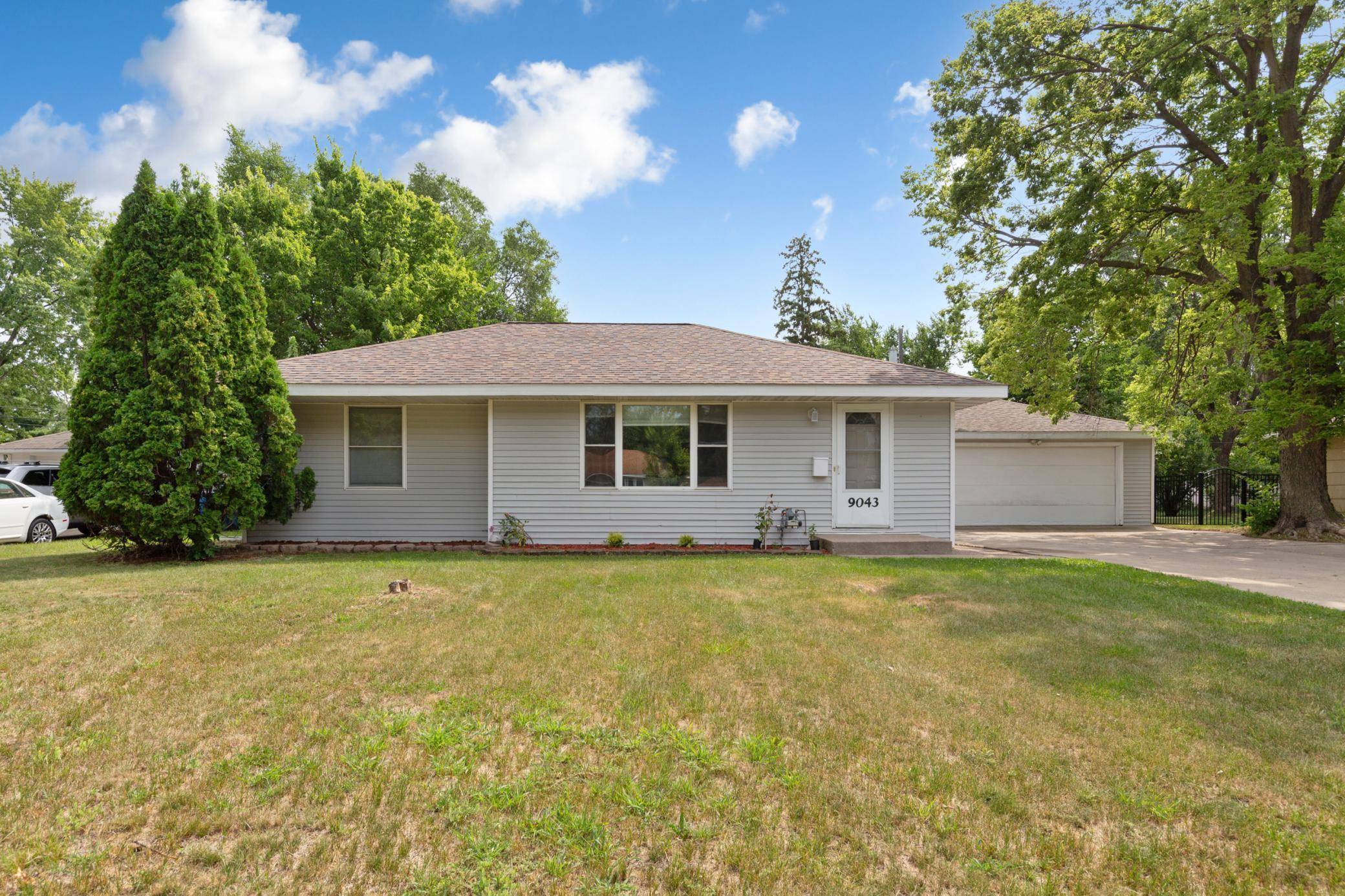 9043 13th AVE S, Bloomington, MN 55425