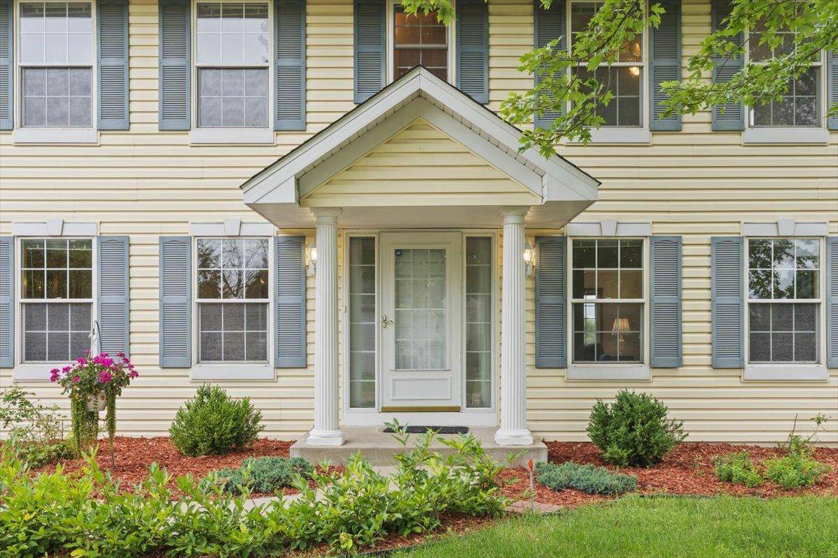 931 Sterling ST S, Maplewood, MN 55119