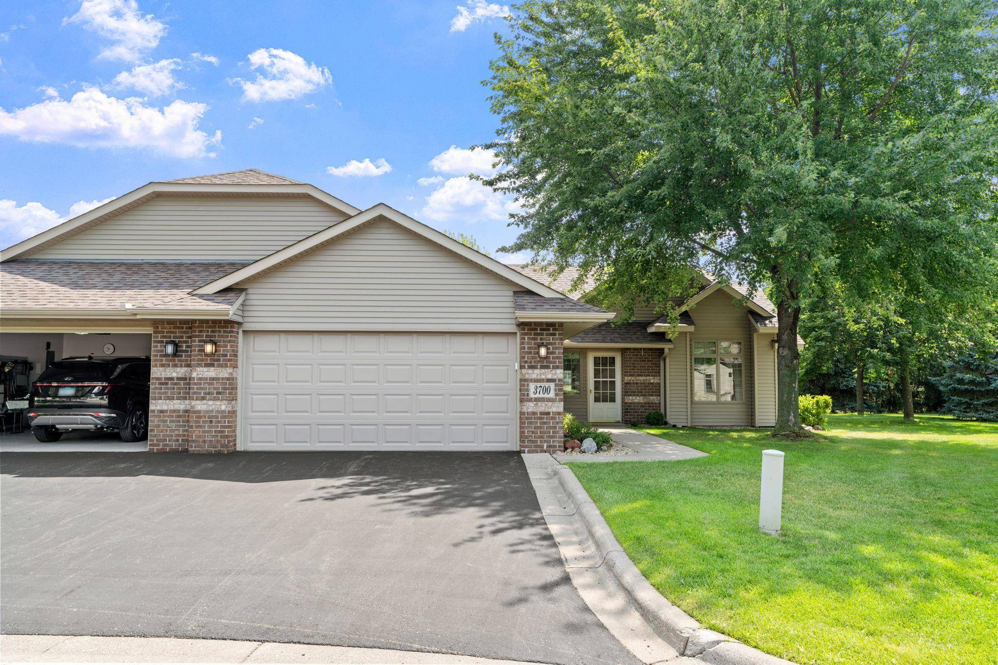 3700 Ladyslipper LN N, Brooklyn Park, MN 55443