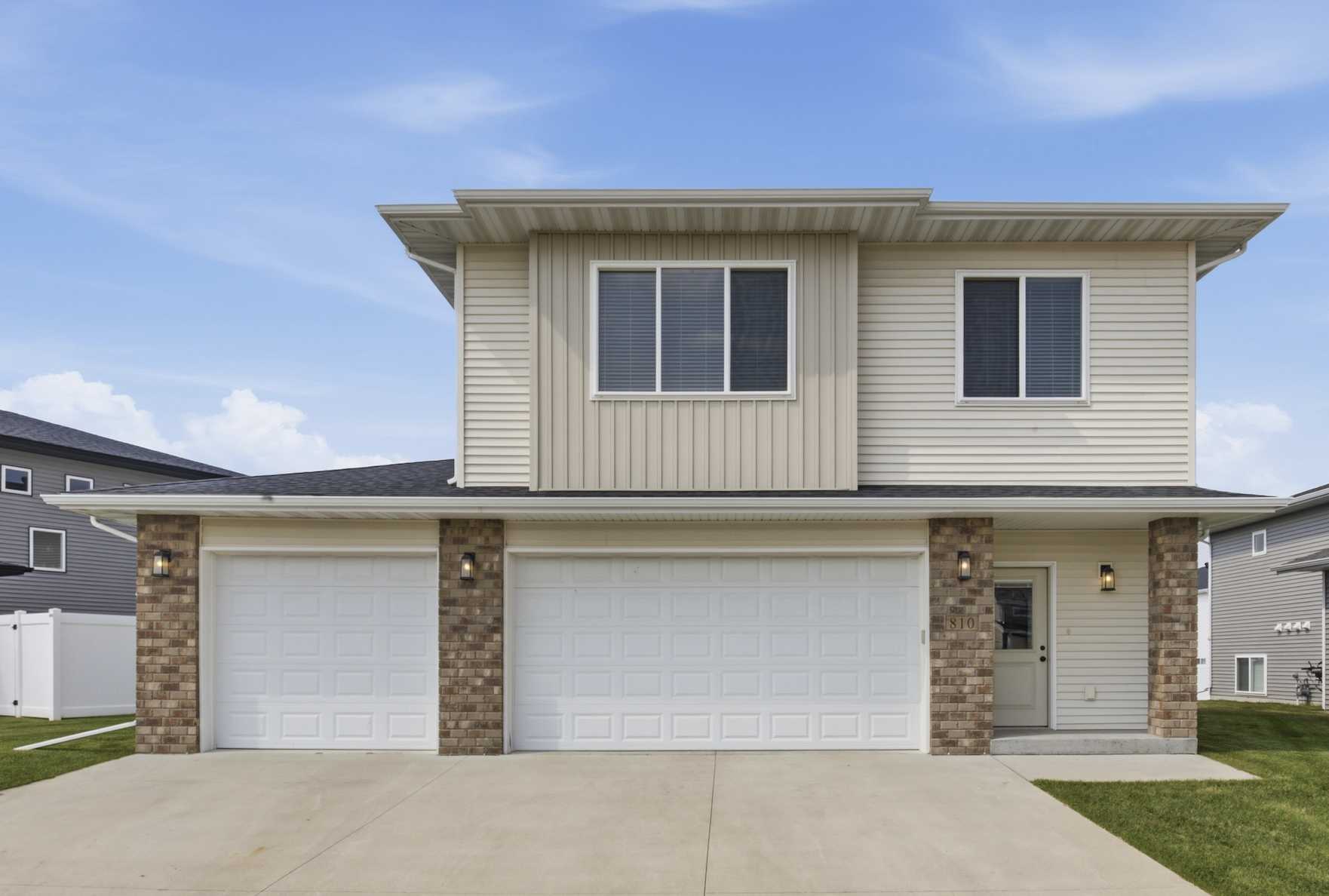 810 Albert DR W, West Fargo, ND 58078