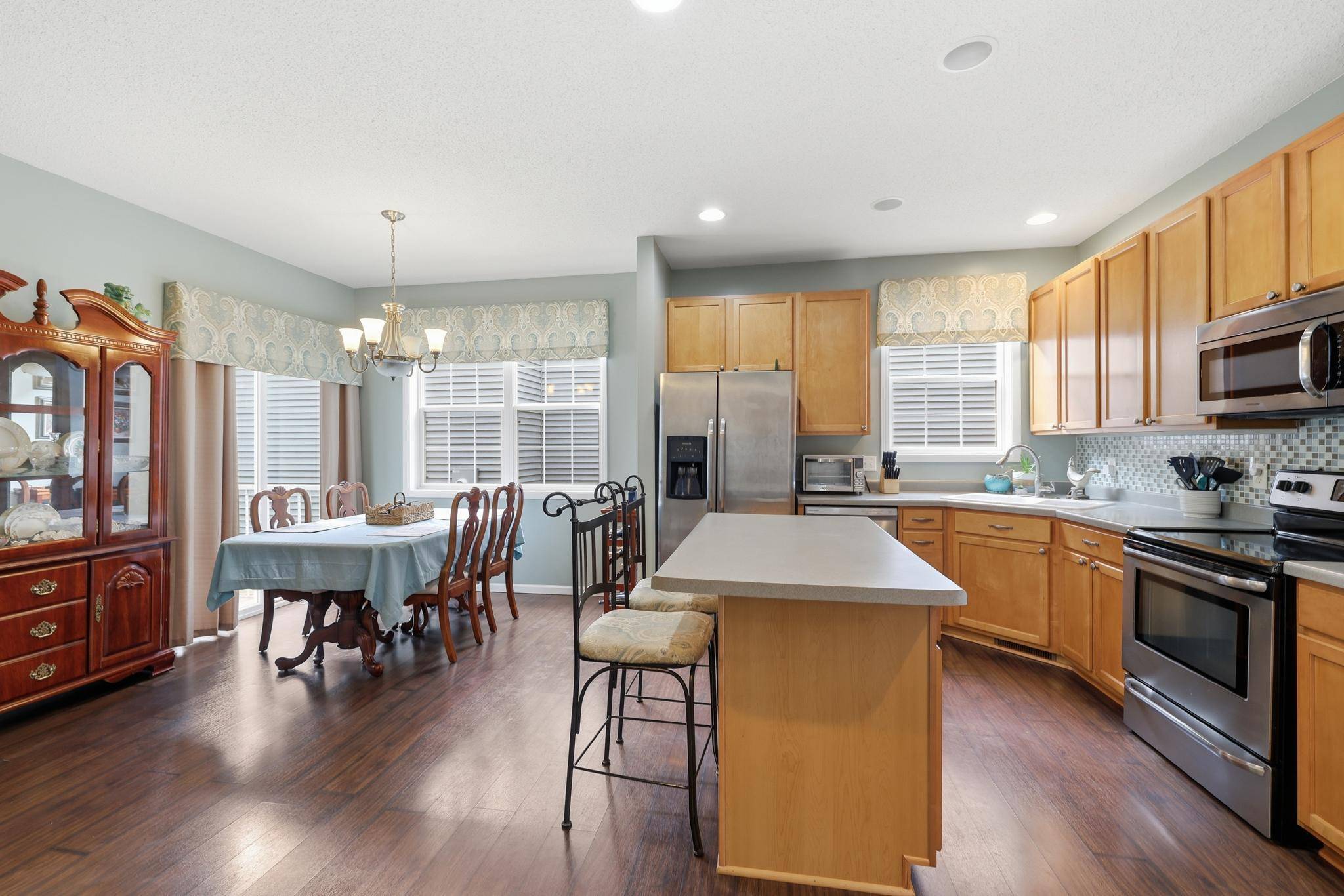 9767 Gable DR, Eden Prairie, MN 55347