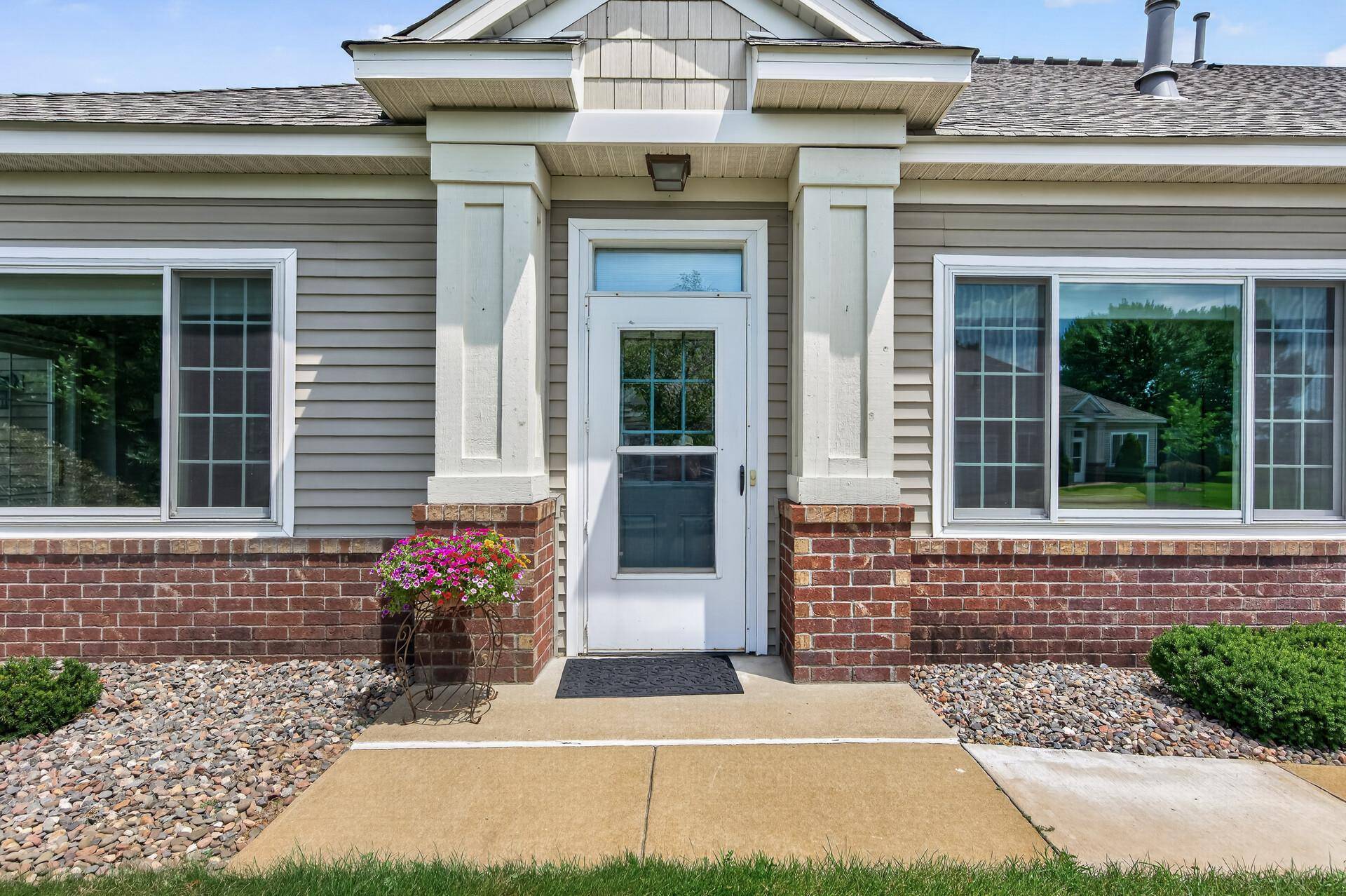 5815 Prairie Ridge DR, Shoreview, MN 55126