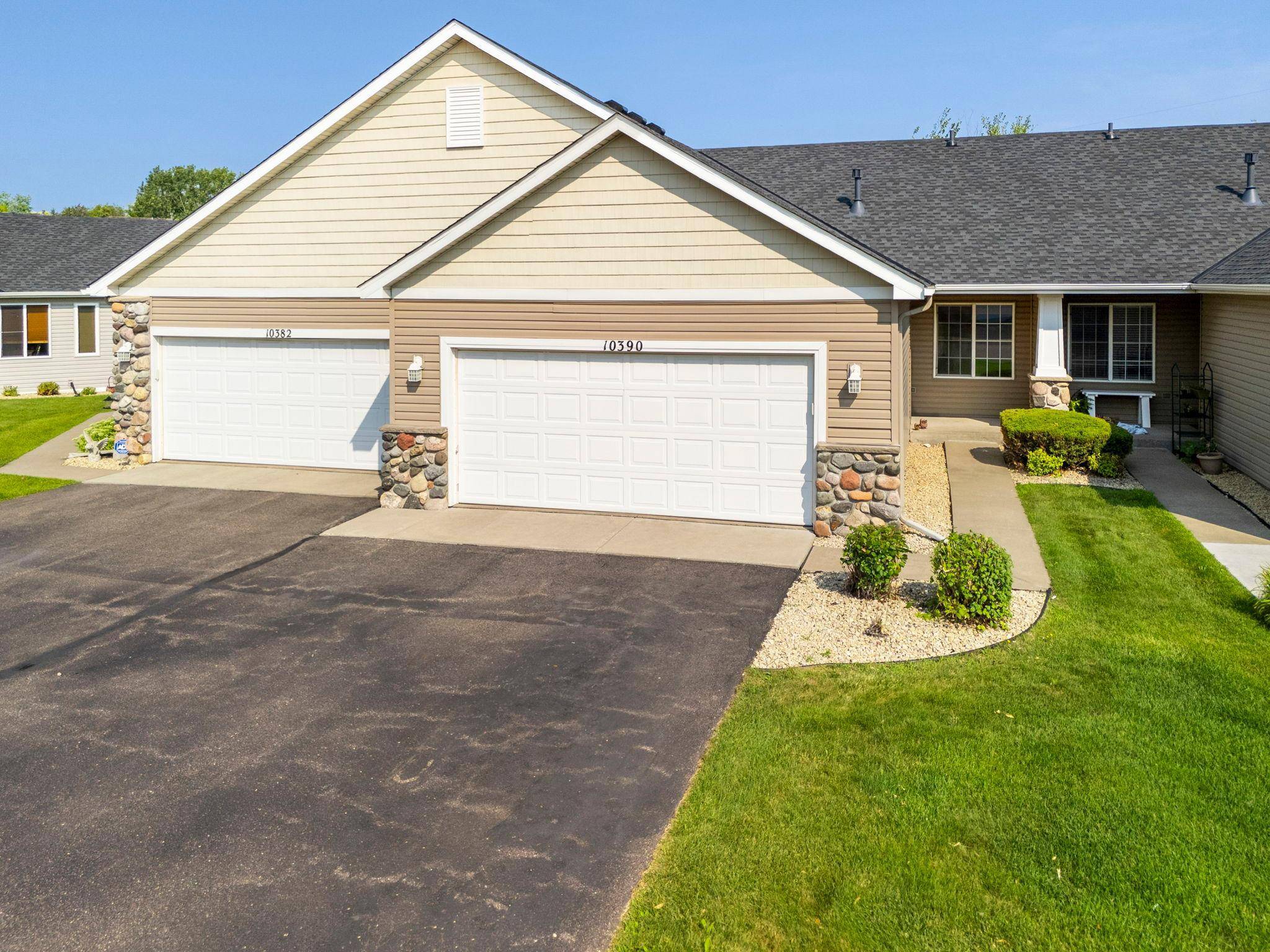 10390 64th ST NE, Albertville, MN 55301