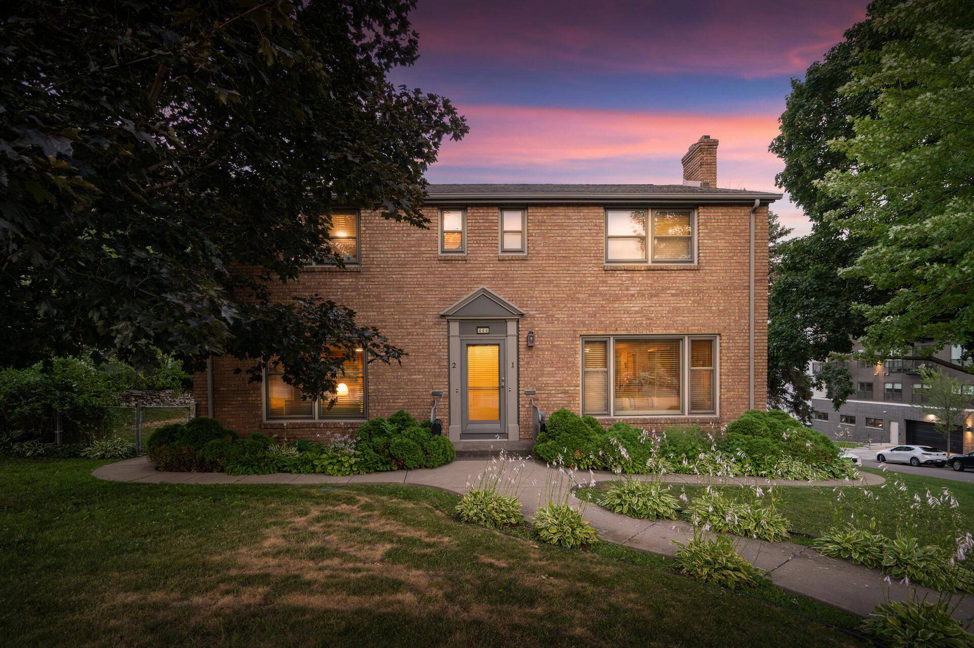 444 Lexington Pkwy S #2, Saint Paul, MN 55105
