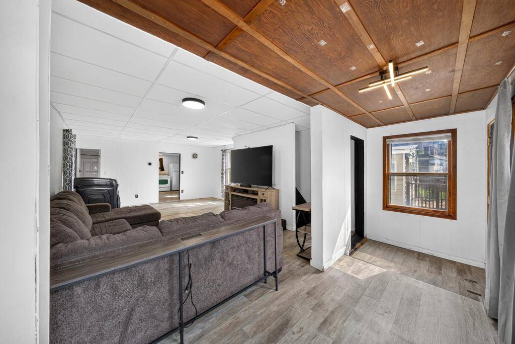 556 W 5th ST, Winona, MN 55987