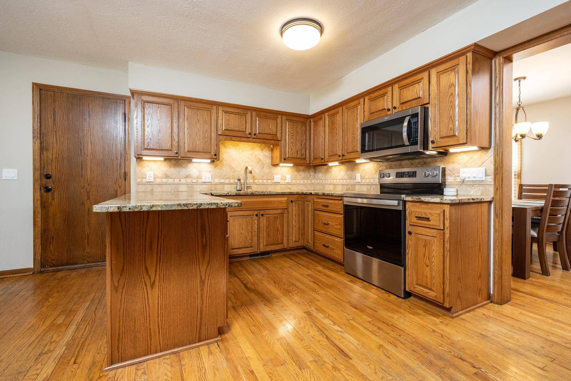 6991 Raven CT, Eden Prairie, MN 55346