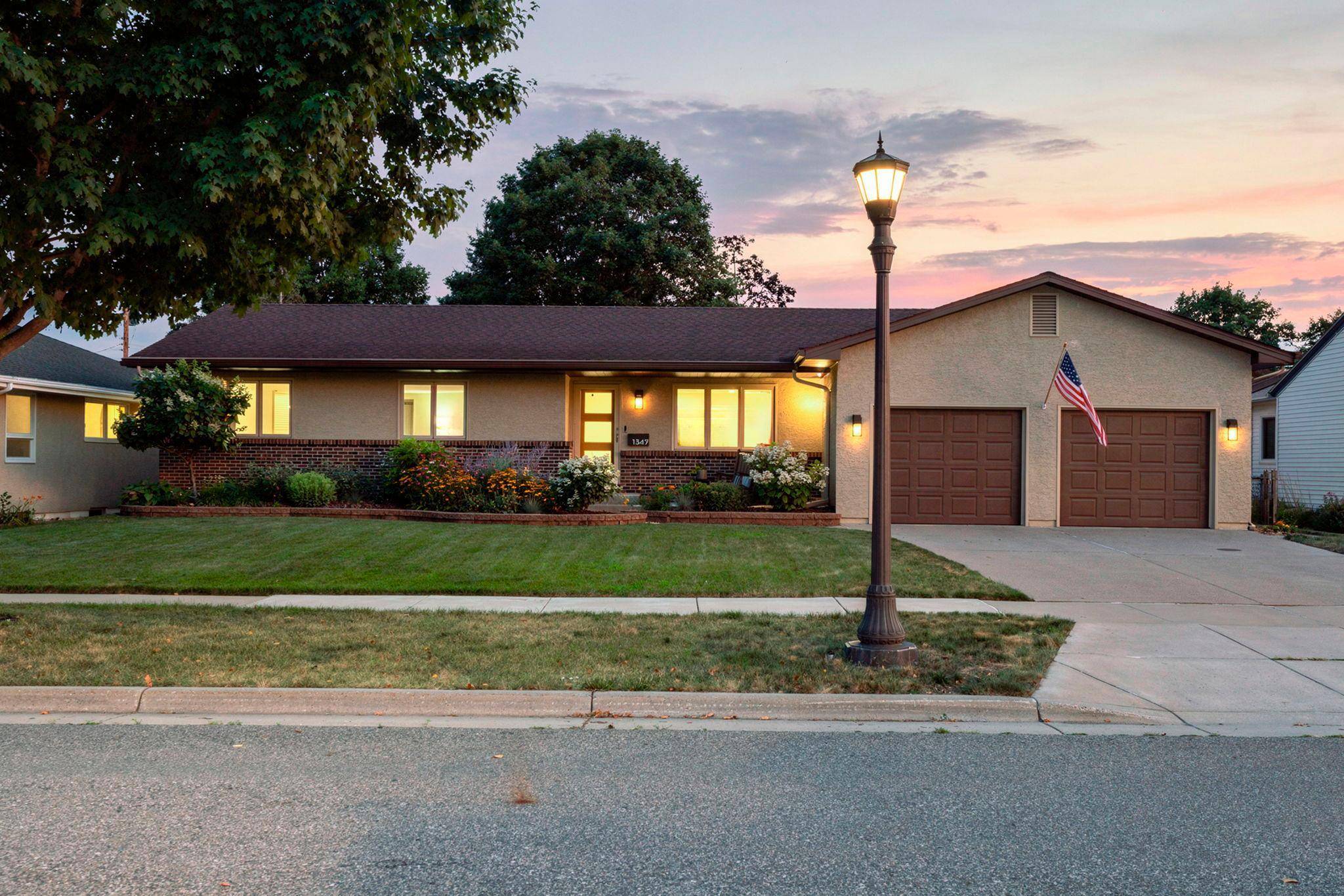 1347 Mackubin ST, Saint Paul, MN 55117