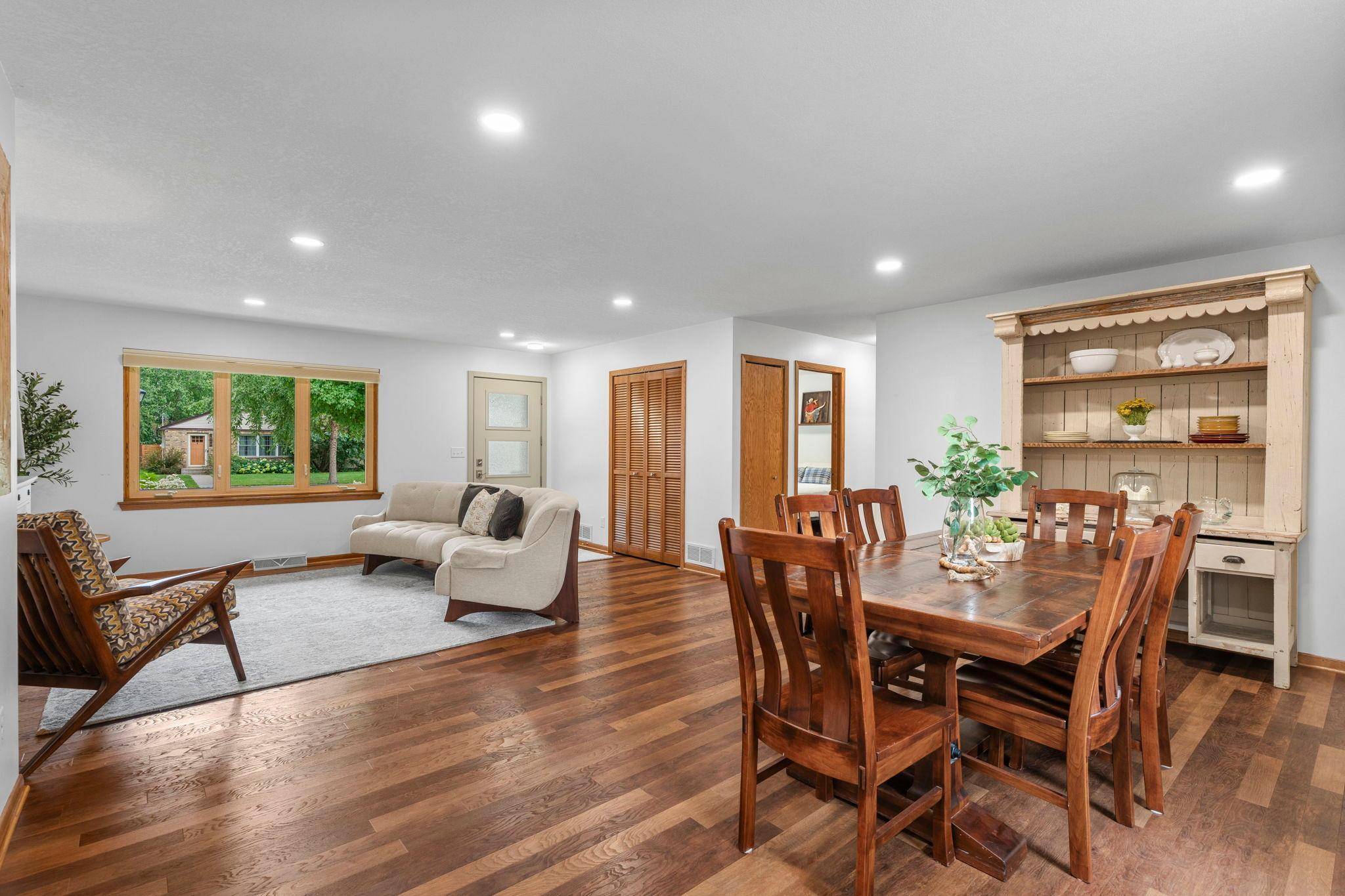 1347 Mackubin ST, Saint Paul, MN 55117
