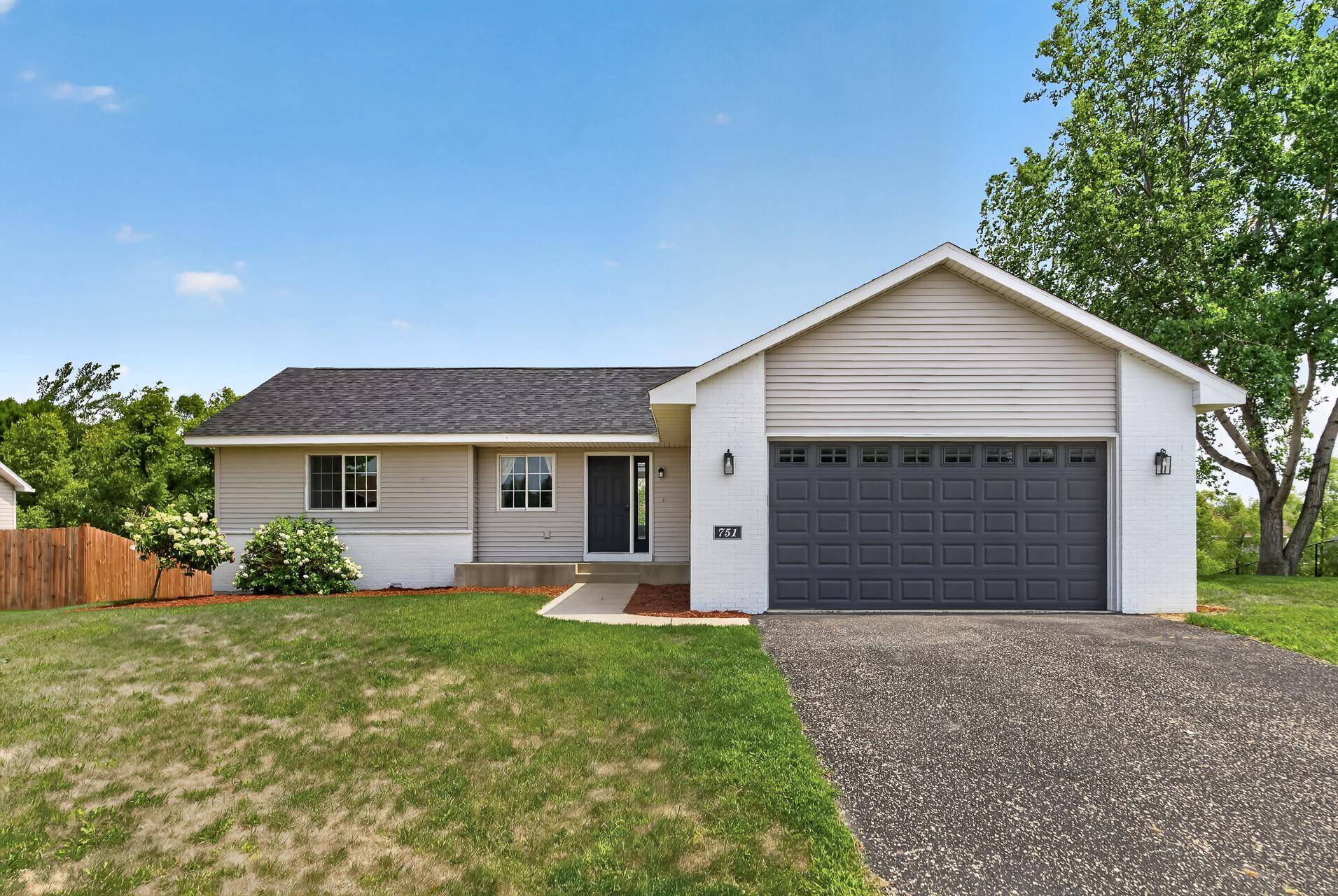 751 Morrison AVE S, Annandale, MN 55302
