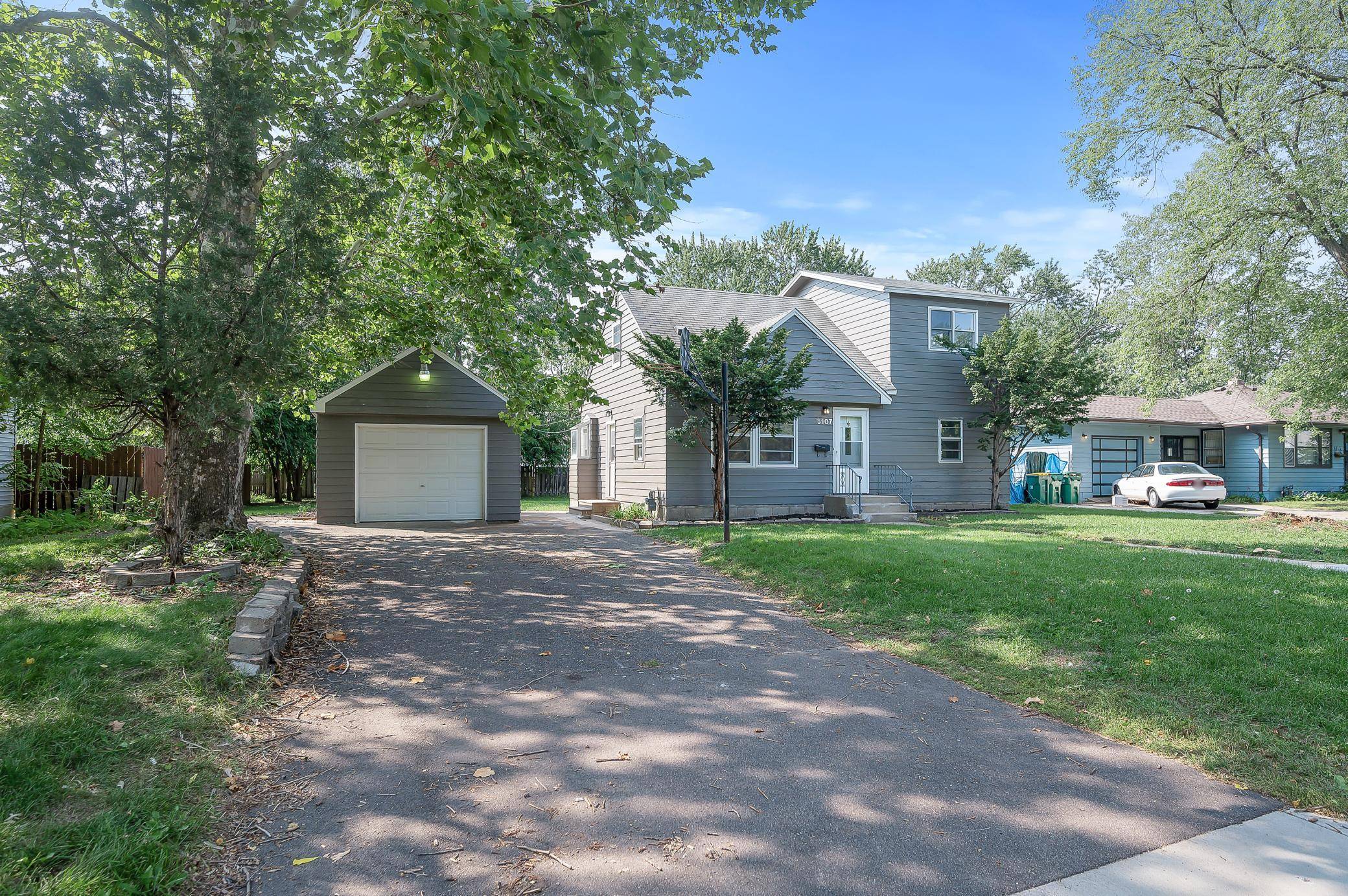6107 Bryant AVE N, Brooklyn Center, MN 55430