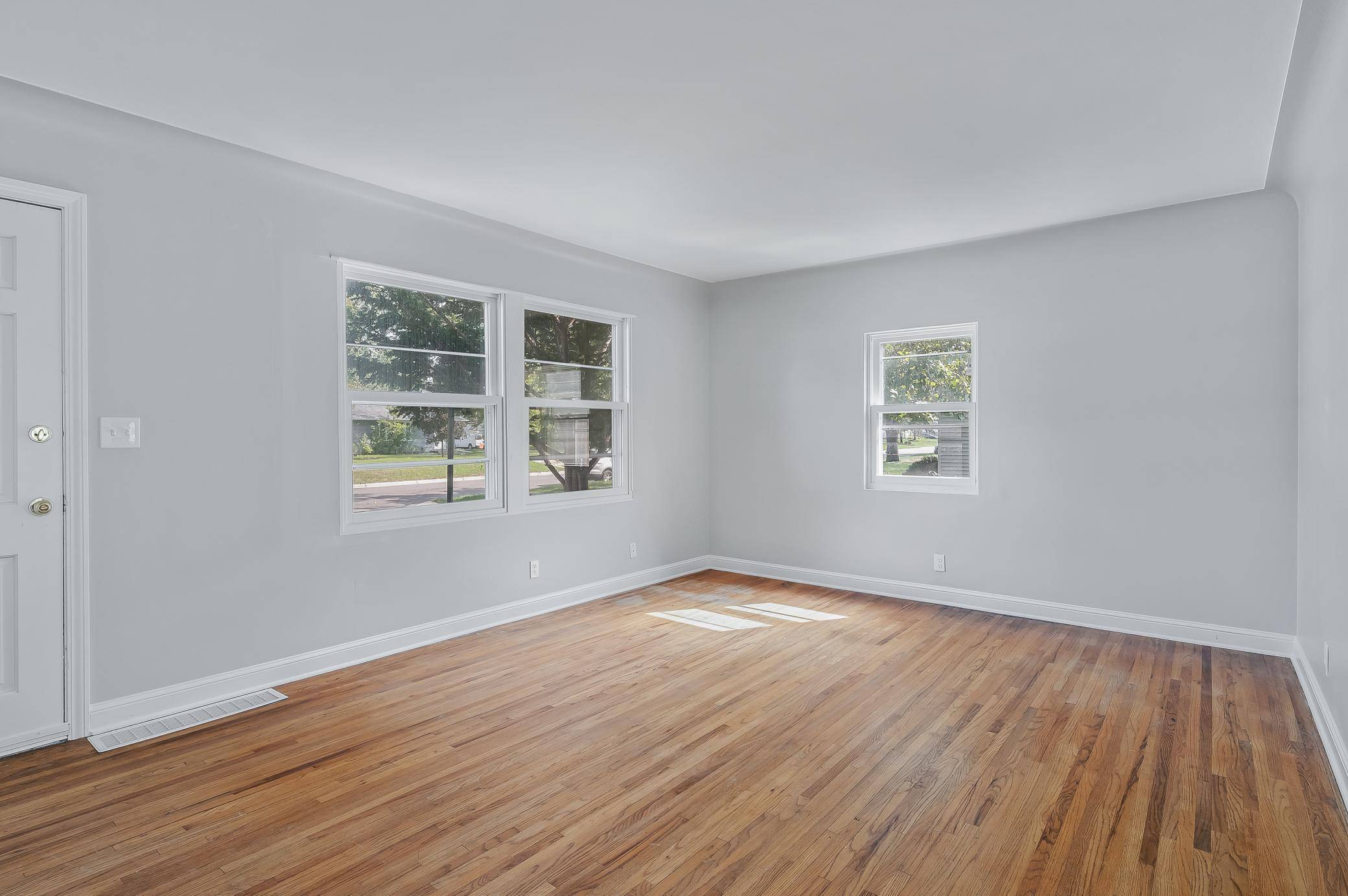 6107 Bryant AVE N, Brooklyn Center, MN 55430