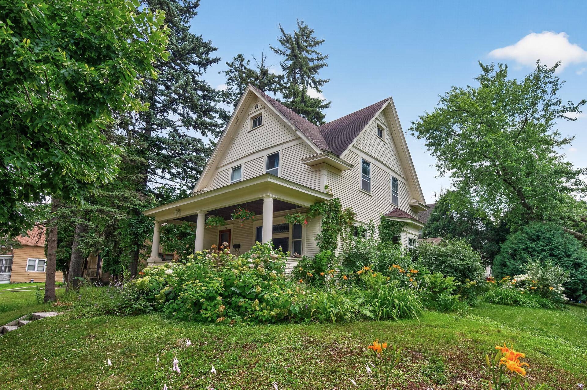 124 Baker ST W, Saint Paul, MN 55107
