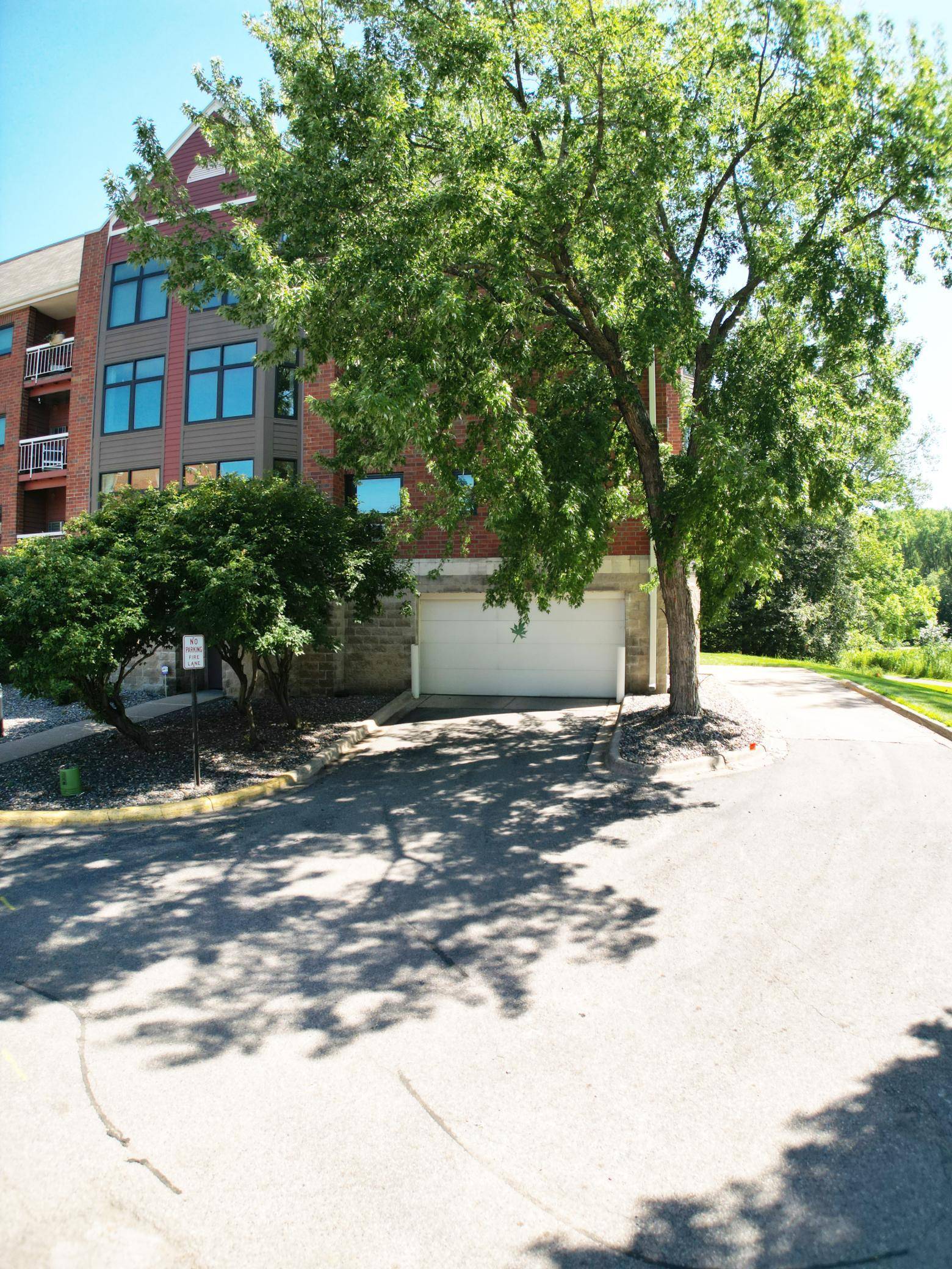 500 County Road B W #335, Roseville, MN 55113