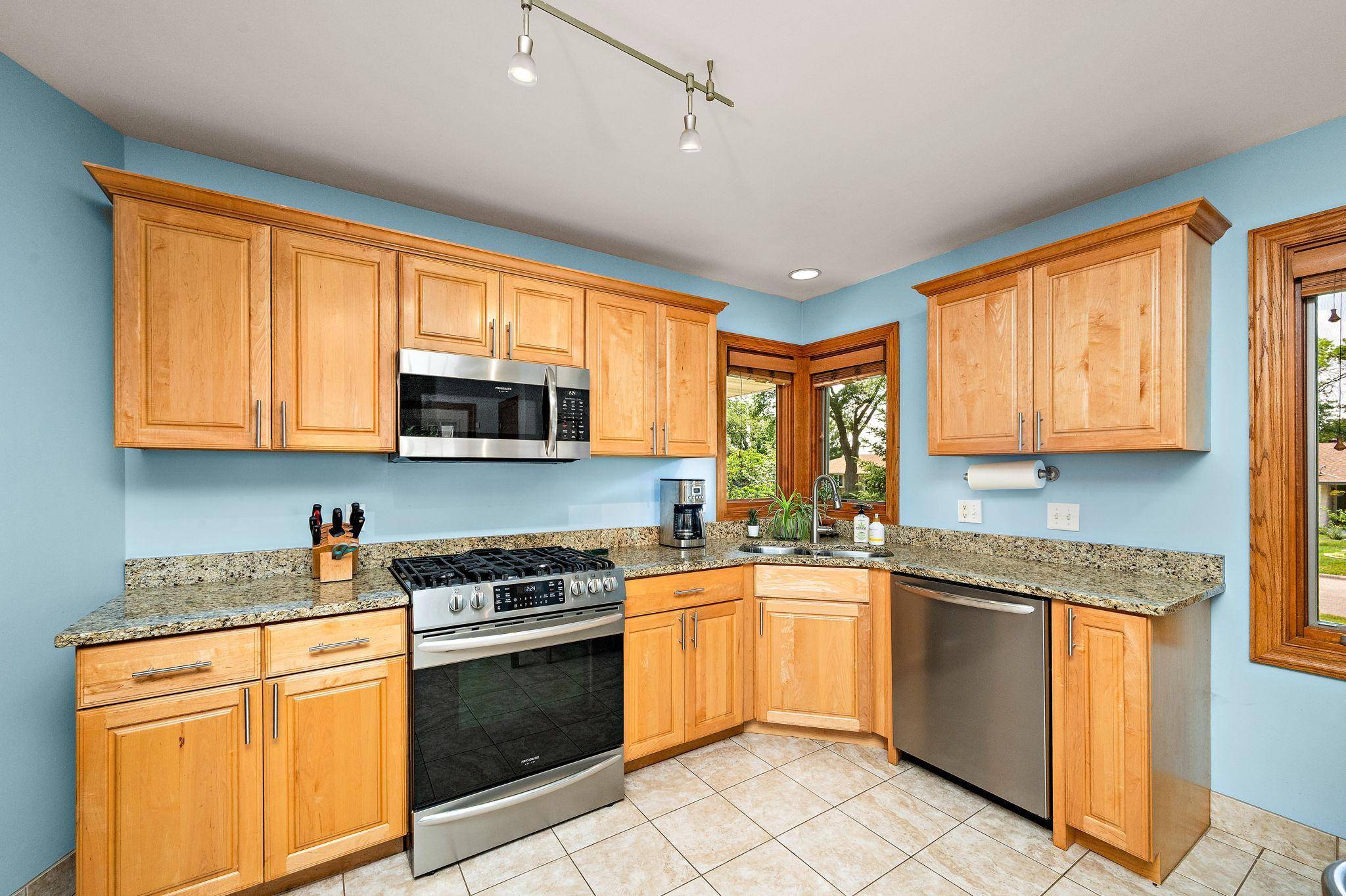 2630 Major AVE N, Golden Valley, MN 55422