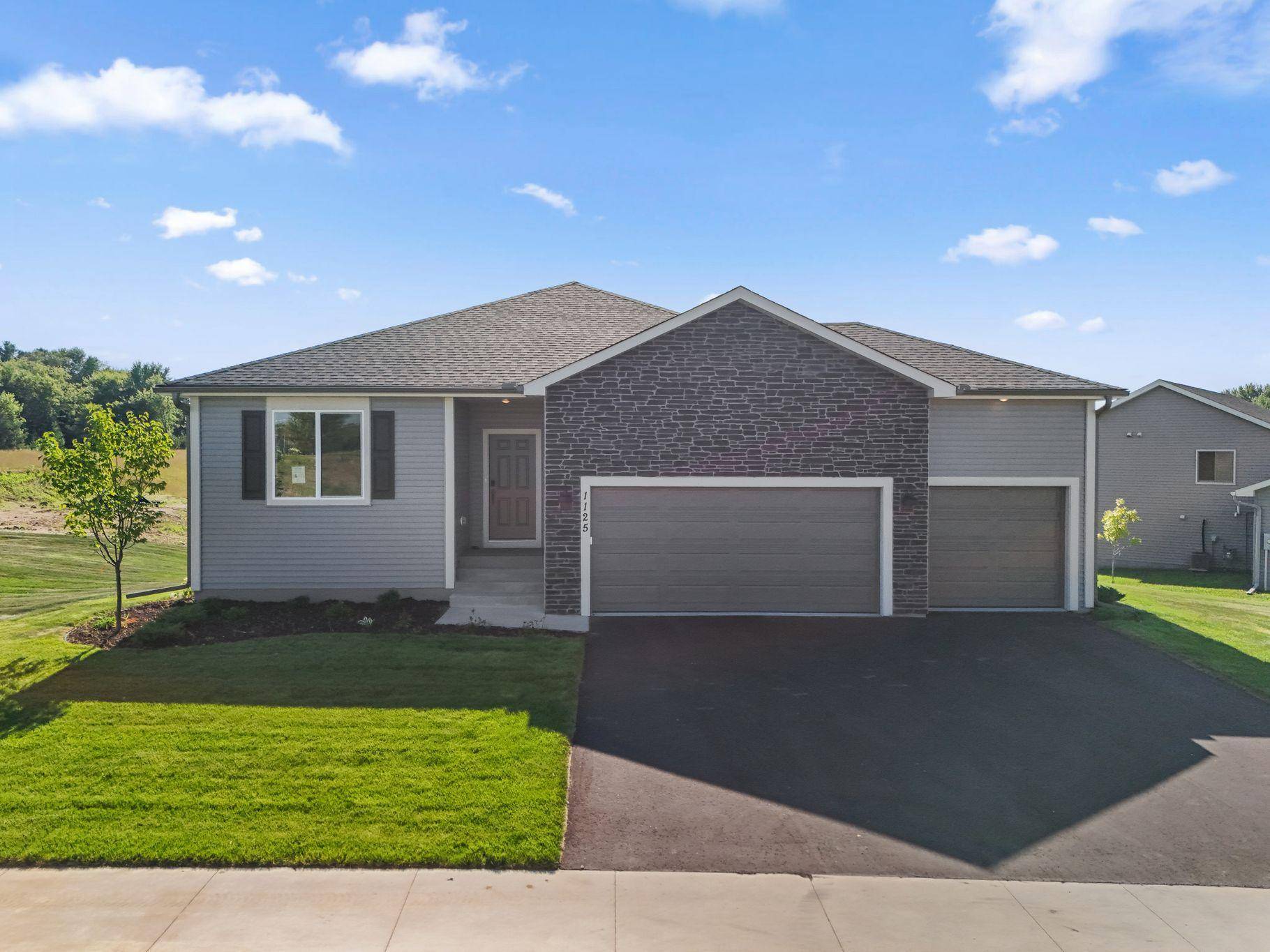 1125 Legacy Pkwy, New Richmond, WI 54017