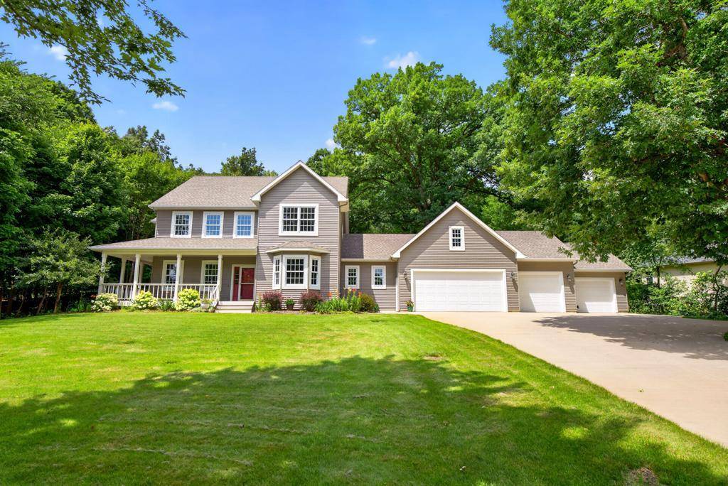 6907 Bluff LN NW, Rochester, MN 55901