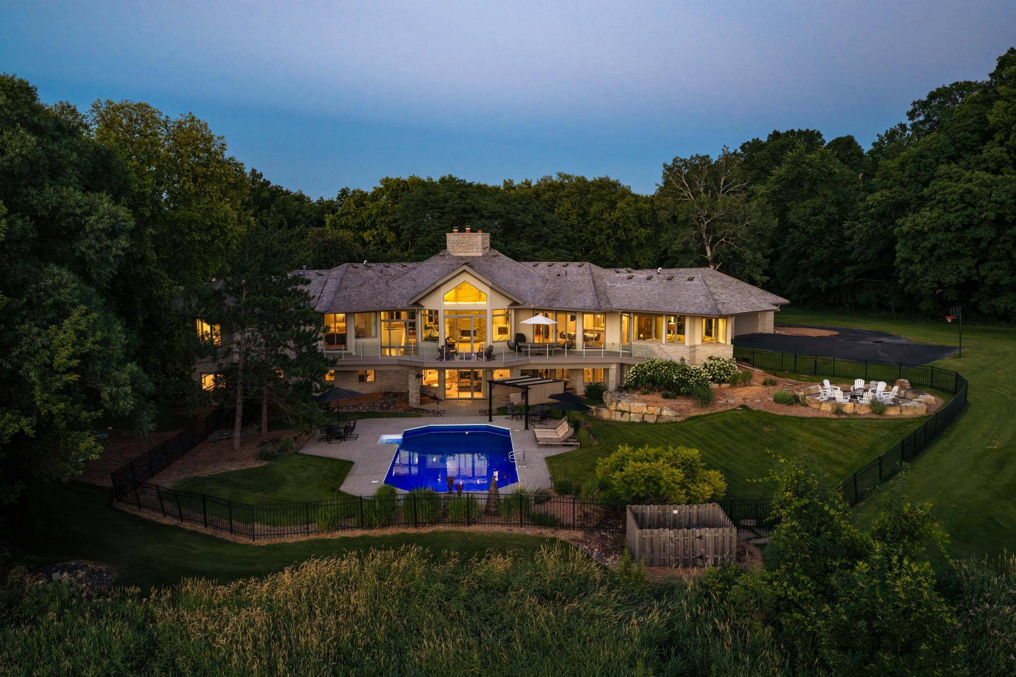 525 Navajo RD W, Medina, MN 55340