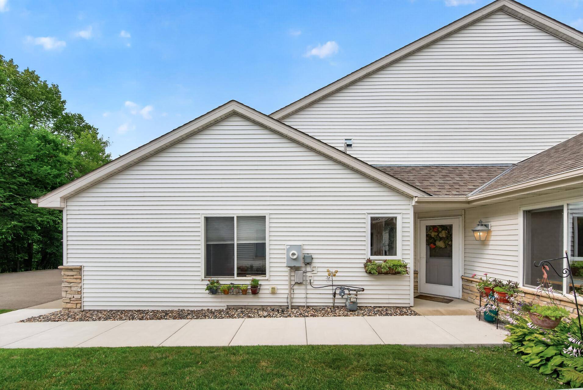 8992 Quail CT, Saint Bonifacius, MN 55375