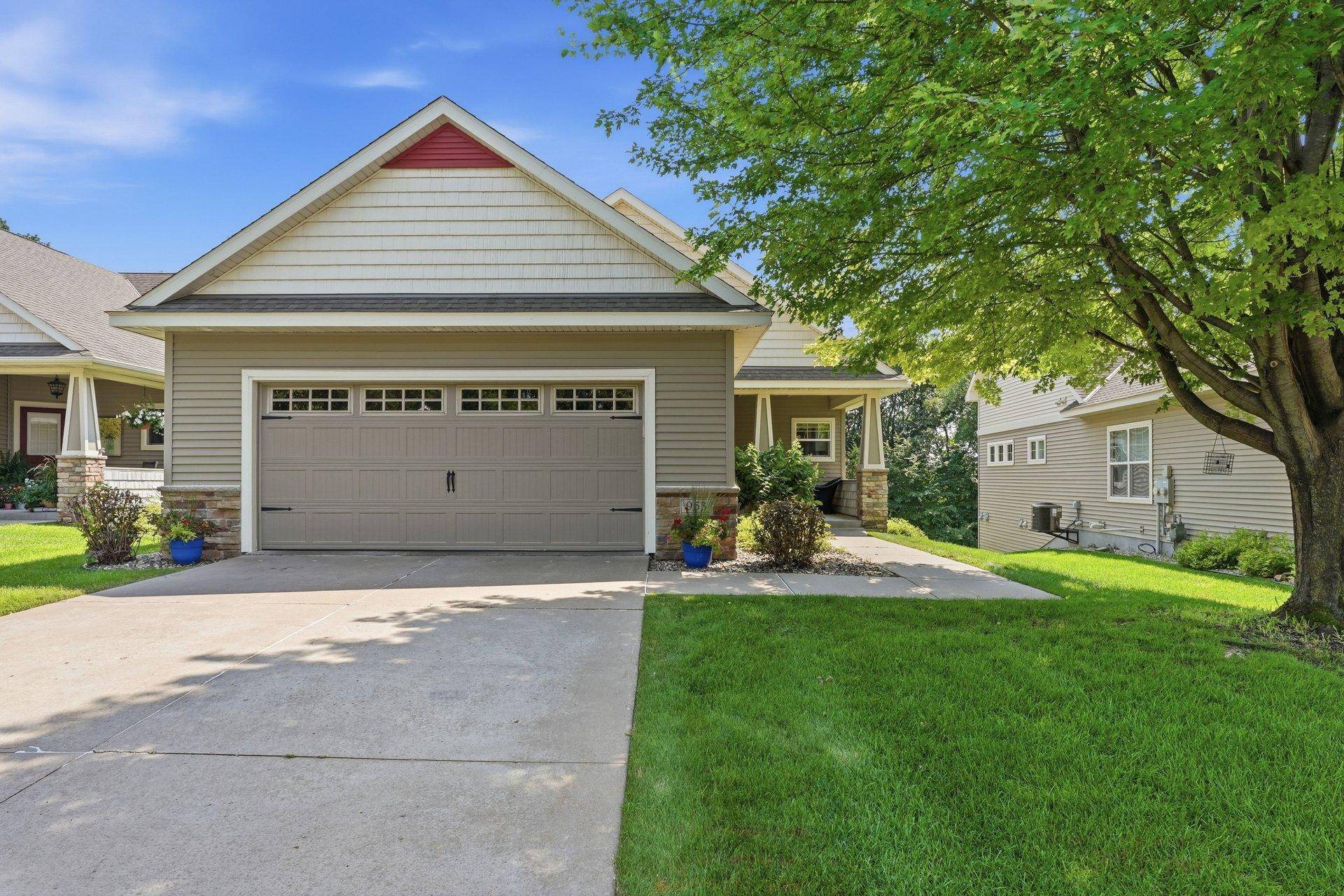 953 Firesteed RDG, Waconia, MN 55387