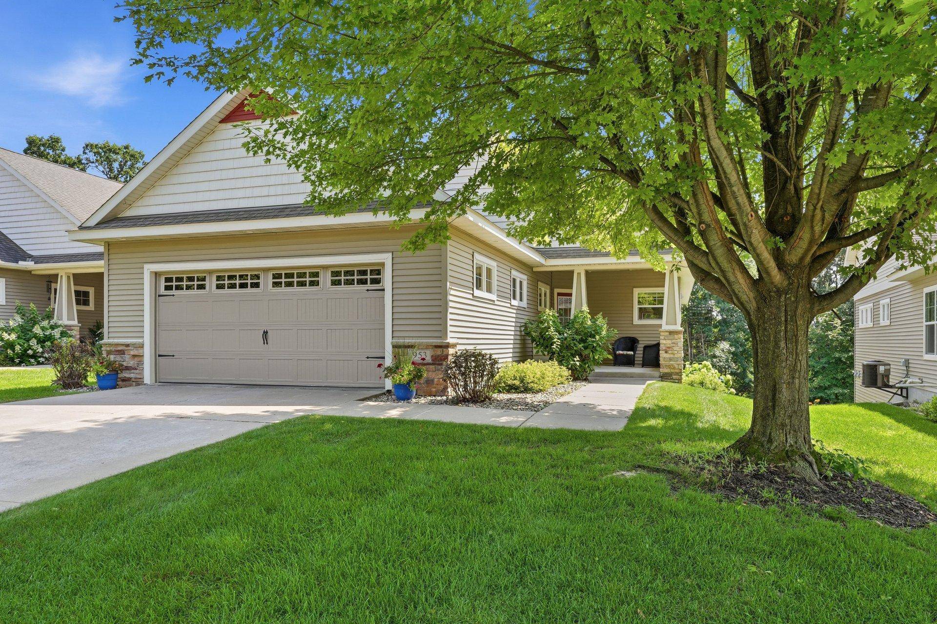 953 Firesteed RDG, Waconia, MN 55387