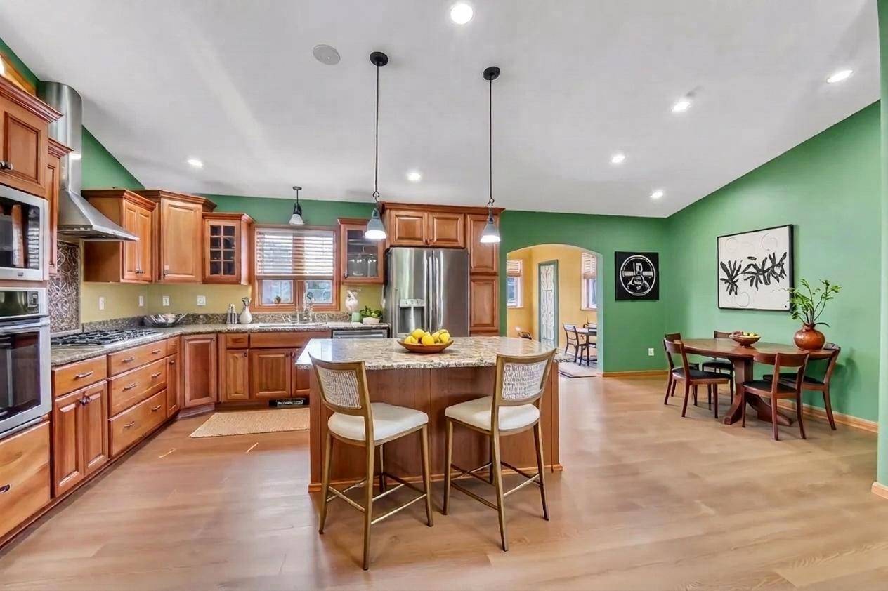 3902 6th ST S, Moorhead, MN 56560