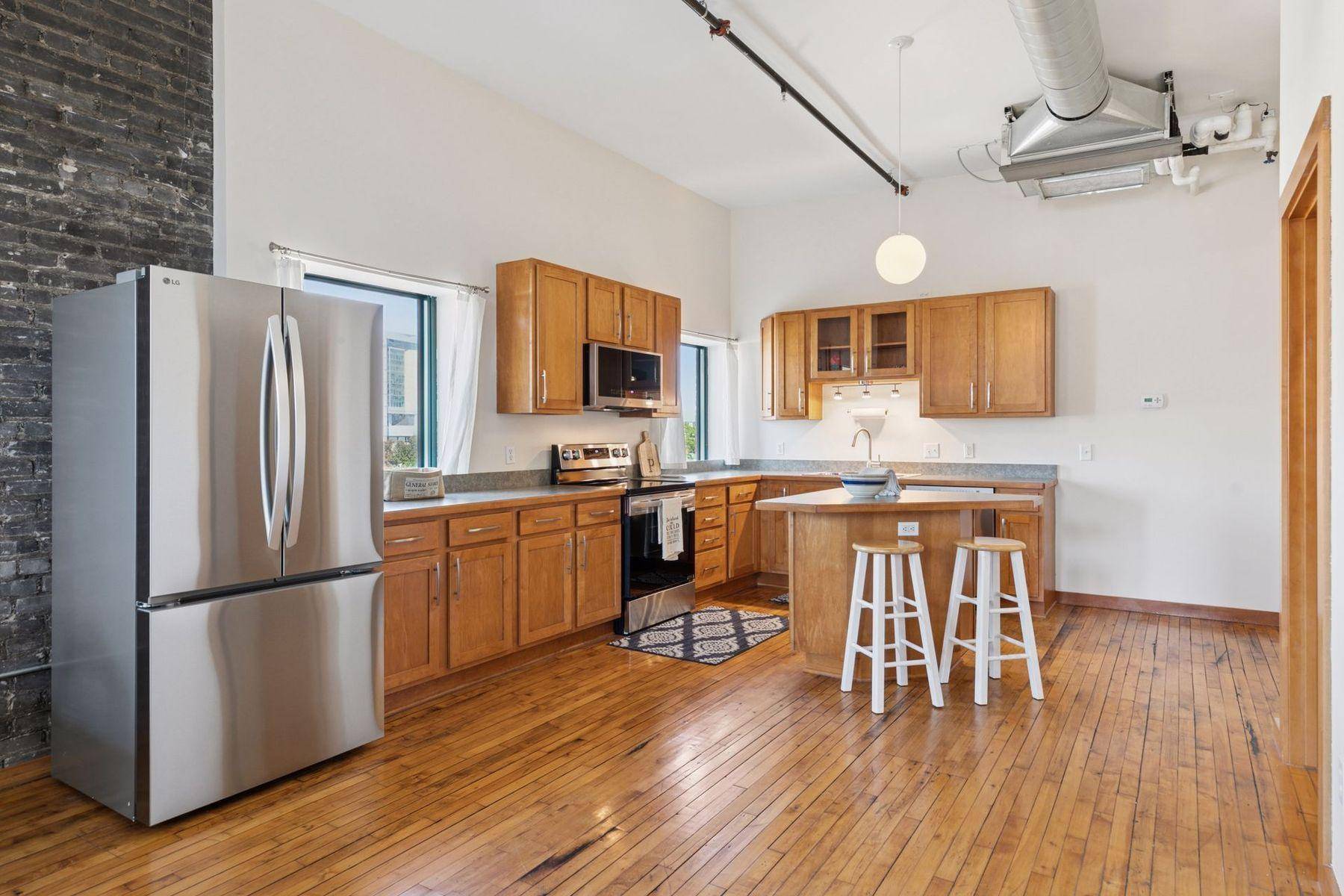 523 Jackson ST #302, Saint Paul, MN 55101