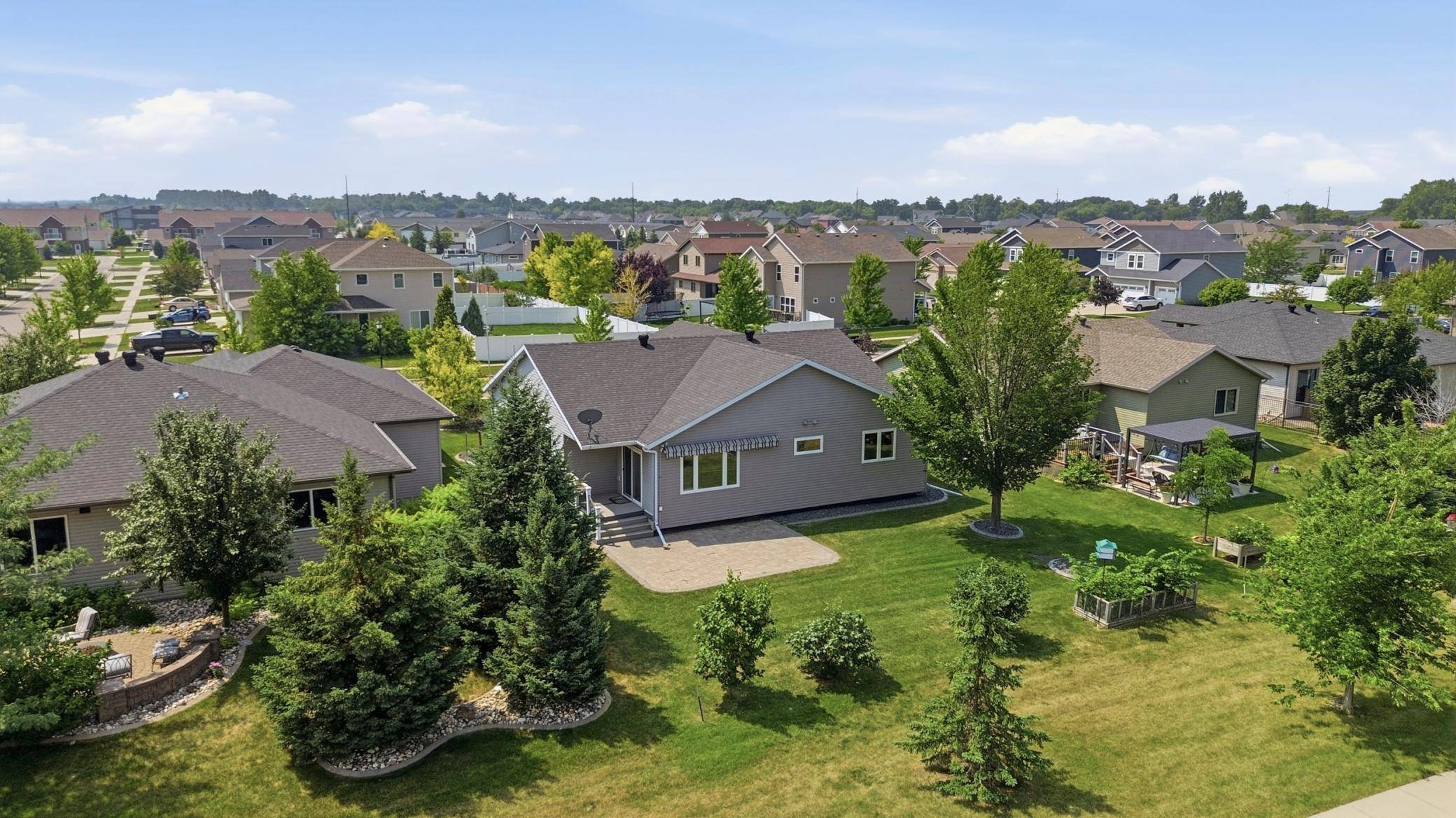 216 30th AVE E, West Fargo, ND 58078