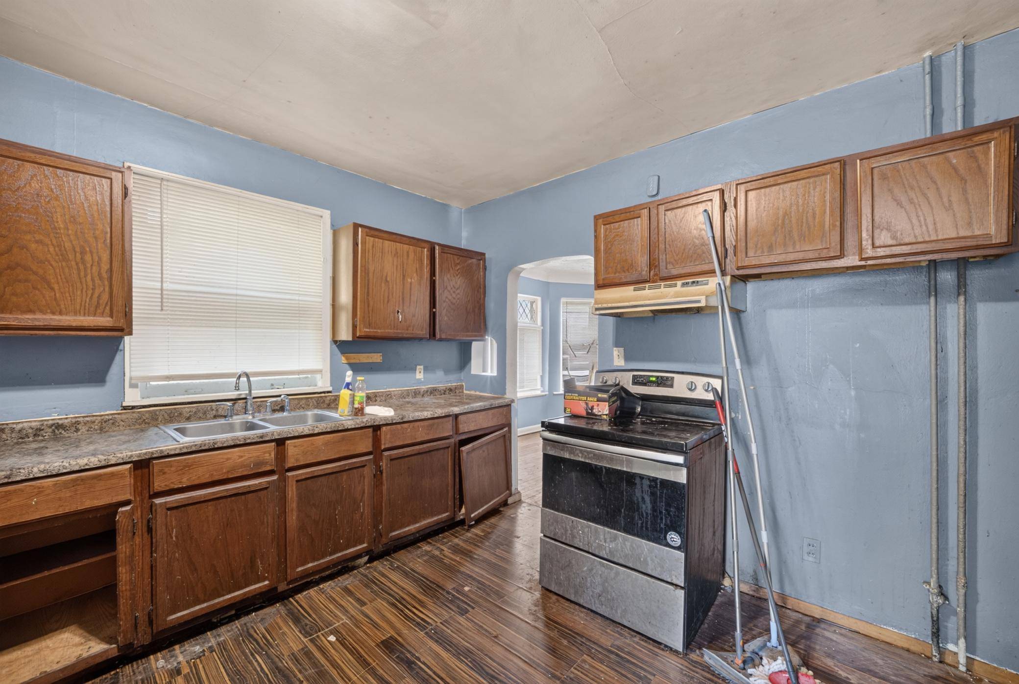 2317 W 4th ST, Duluth, MN 55806