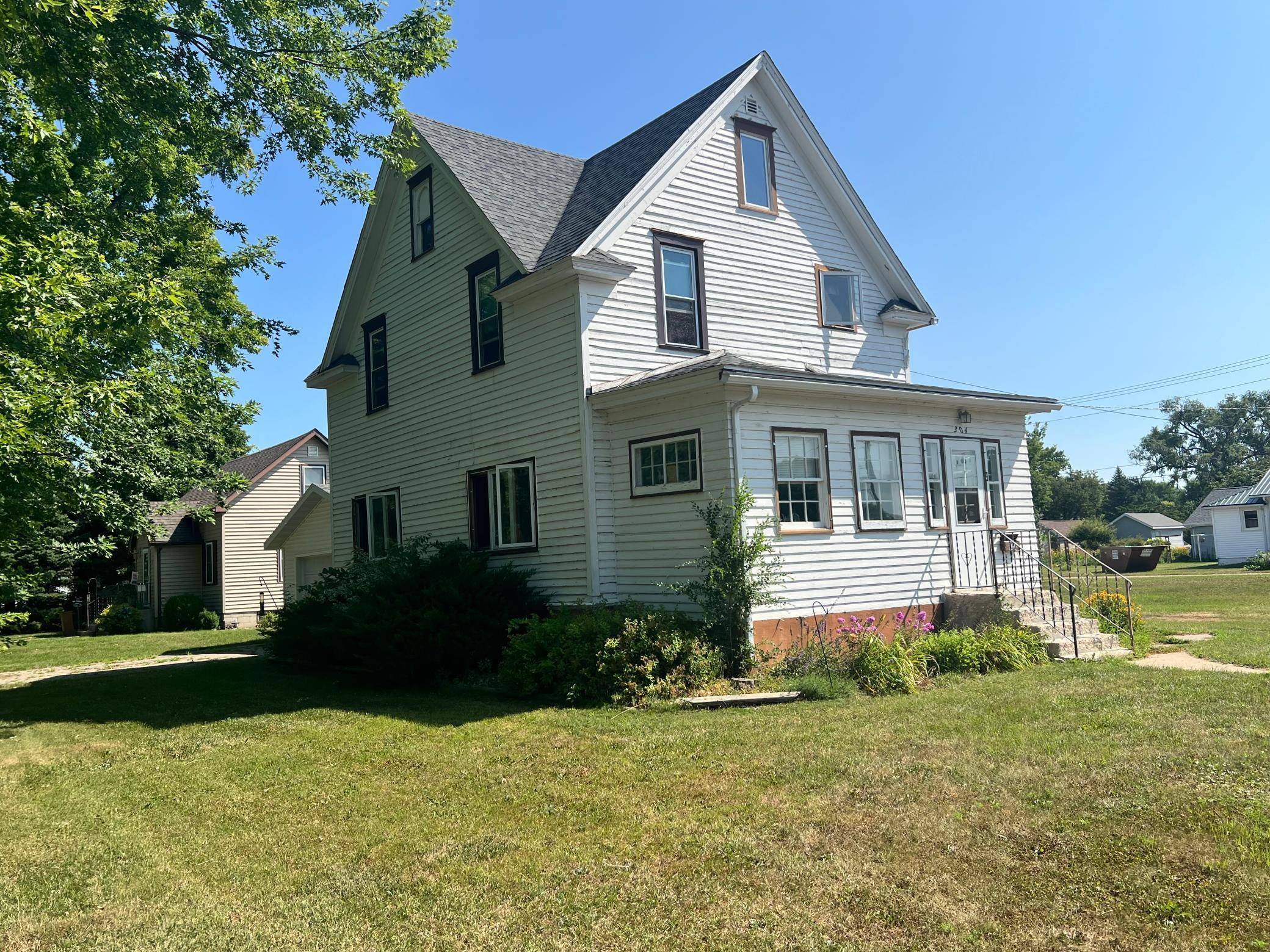 304 E 4th ST, Madison, MN 56256