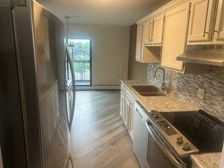 6615 Lake Shore DR S #314, Richfield, MN 55423