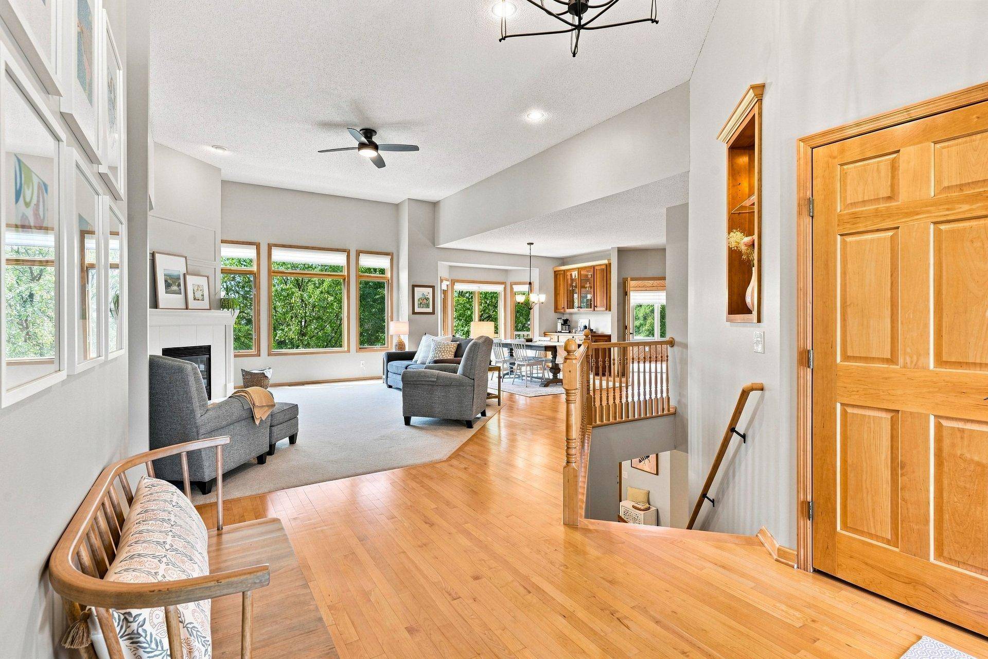 1647 Seashell LN, Waconia, MN 55387