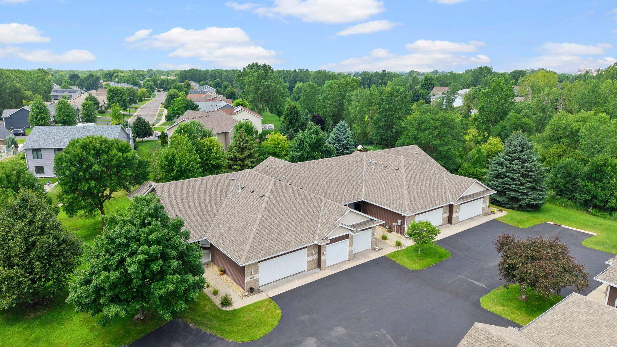 6228 Creekview LN N, Brooklyn Park, MN 55443