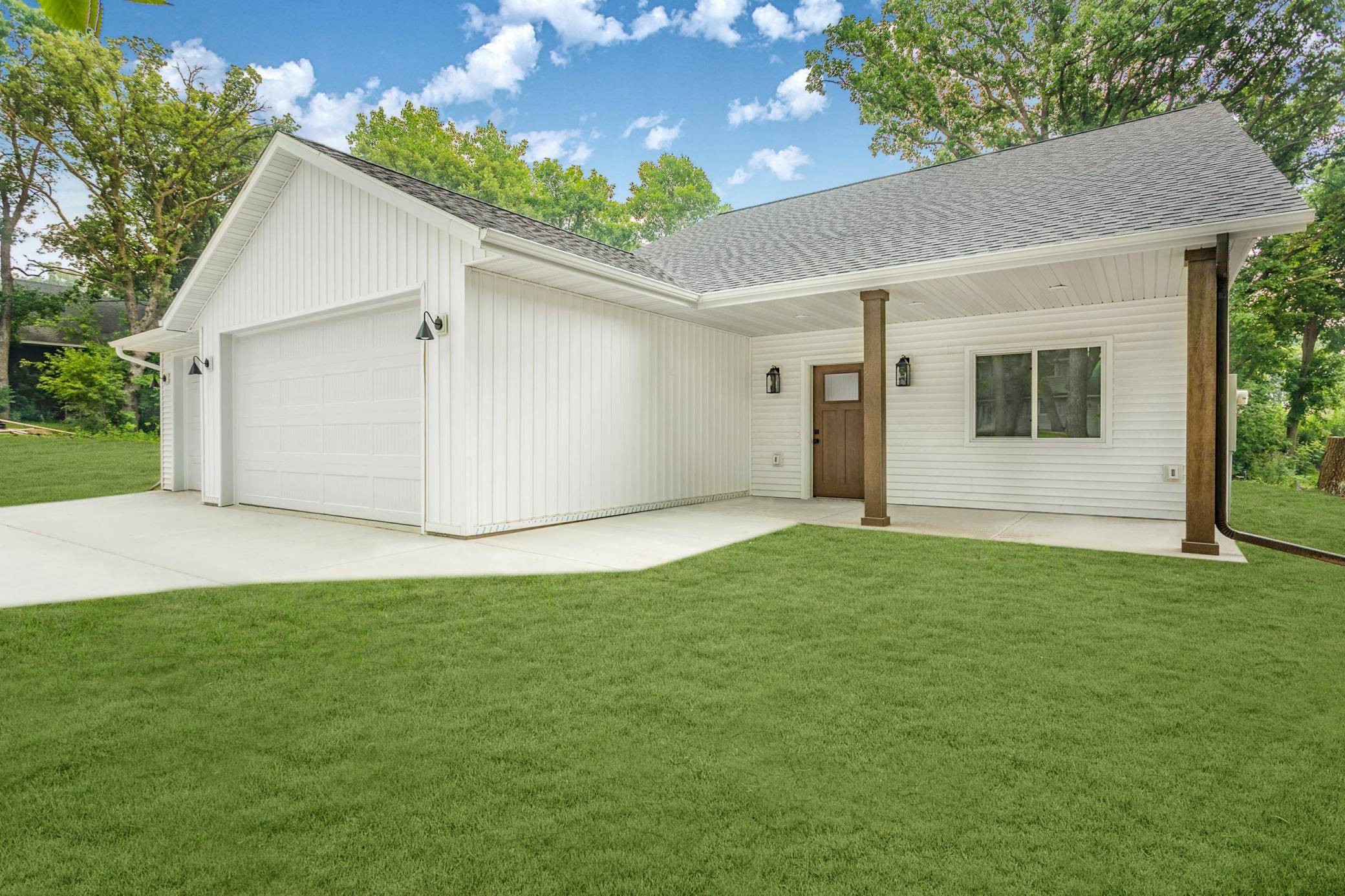 1011 Nokomis ST, Alexandria, MN 56308