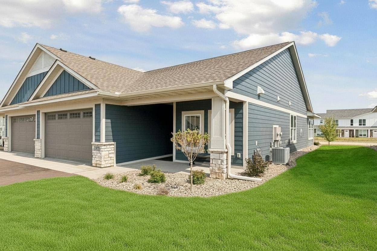 1479 Kenai PL, River Falls, WI 54022