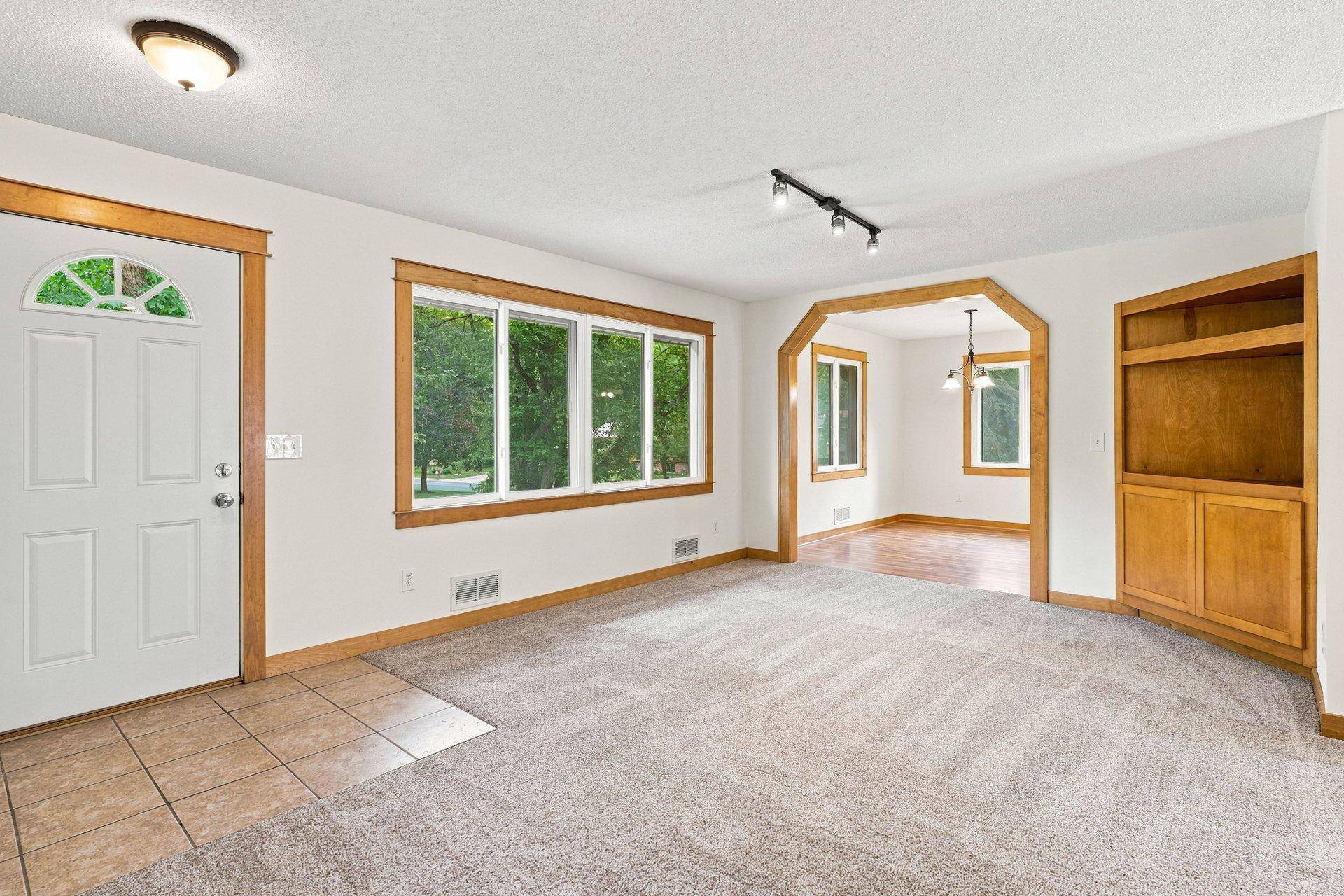 13412 Arden CIR, Burnsville, MN 55337