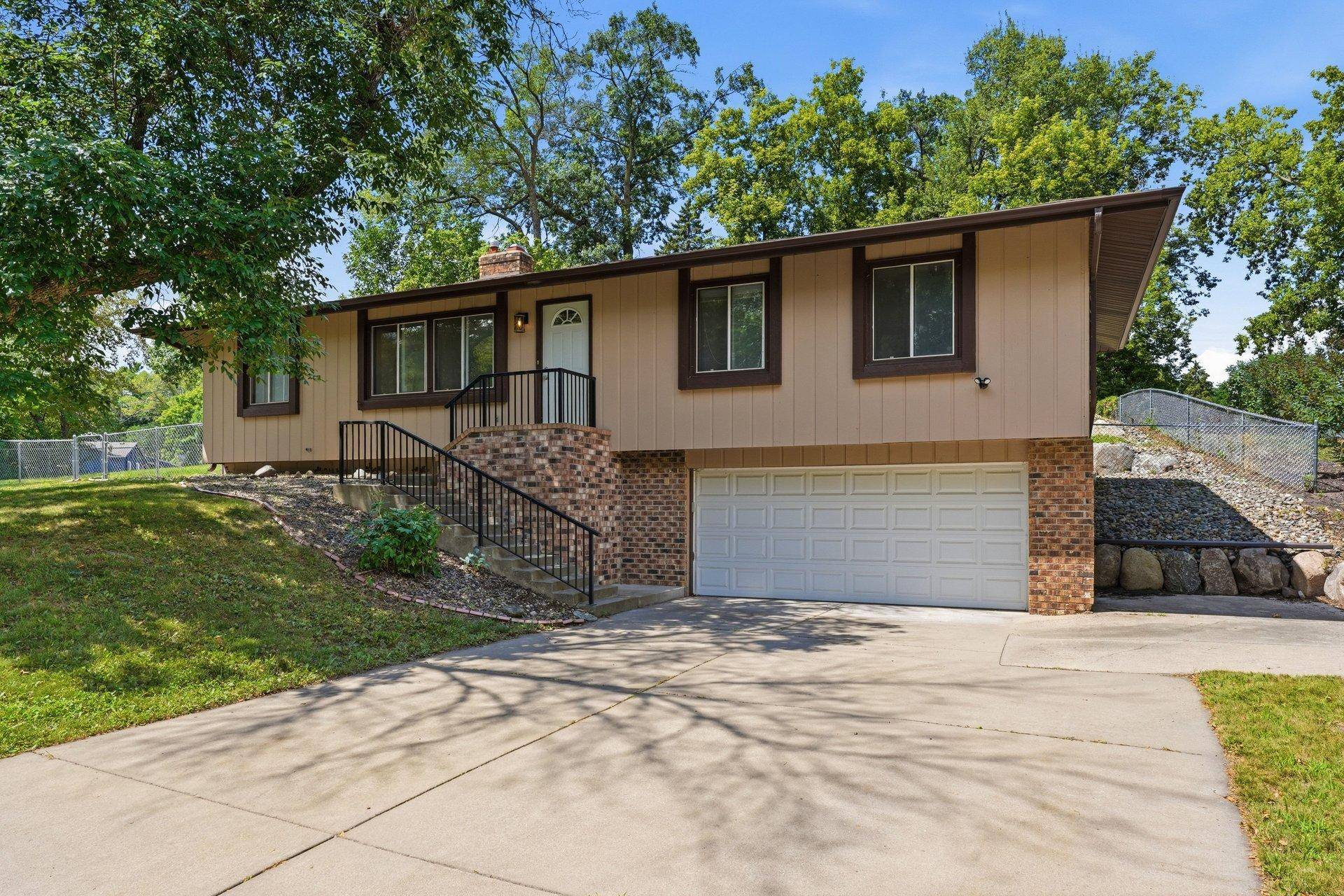 13412 Arden CIR, Burnsville, MN 55337