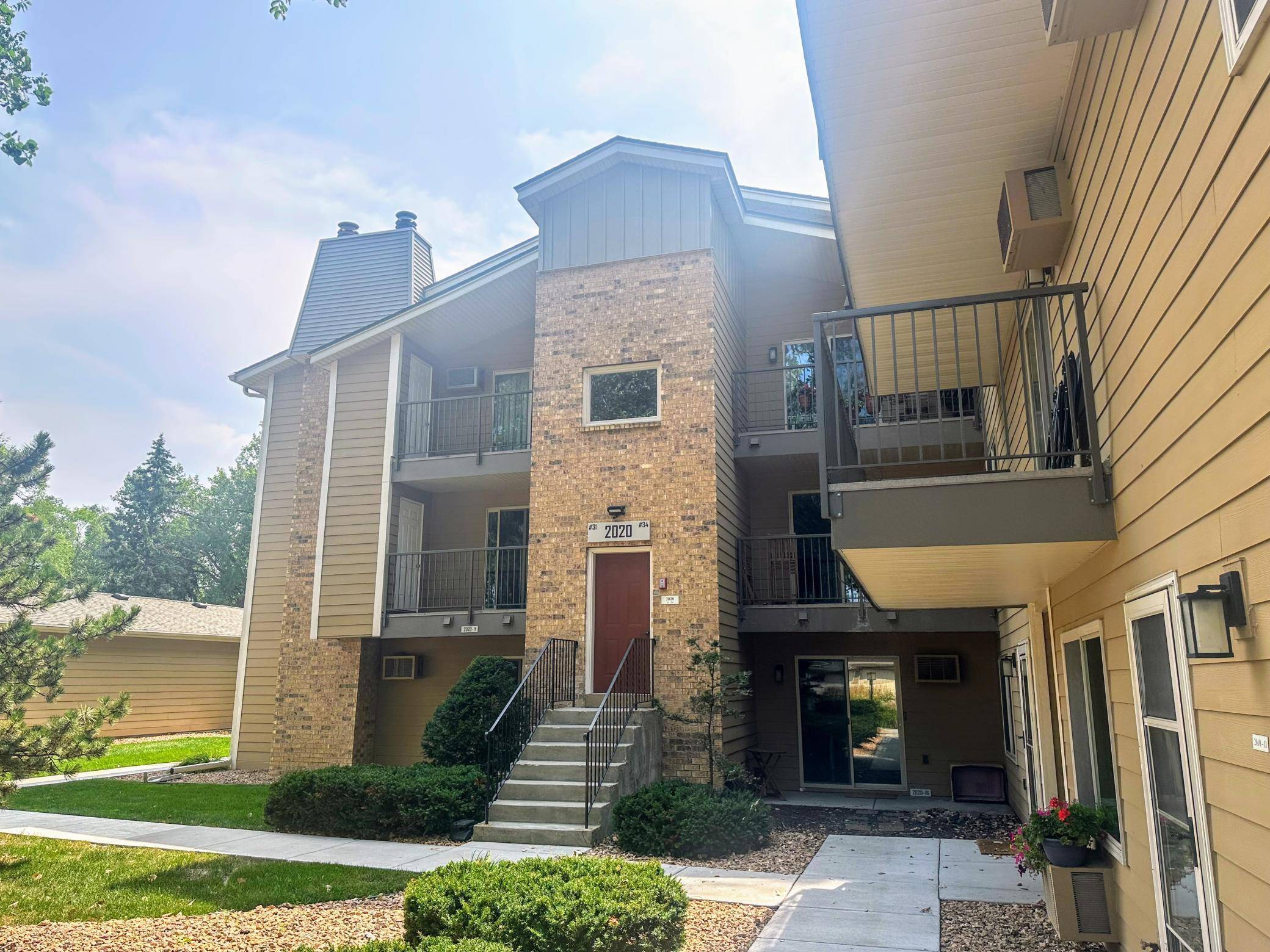 2020 Ridge DR #16, Saint Louis Park, MN 55416
