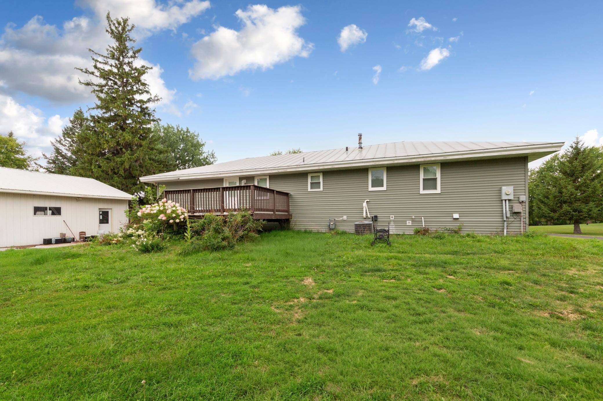 616 1st ST N, Montgomery, MN 56069