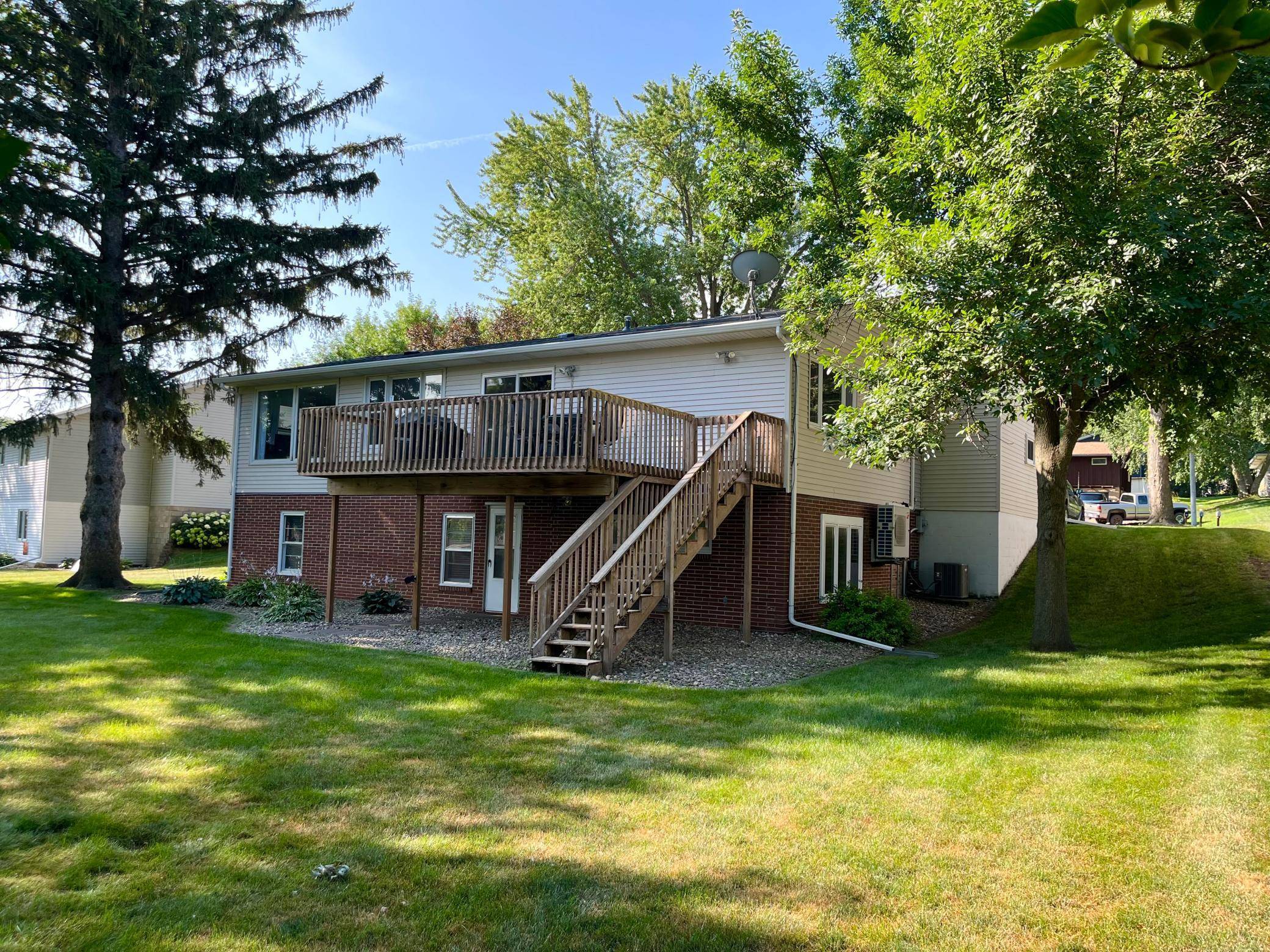 805 Highland RD, Windom, MN 56101